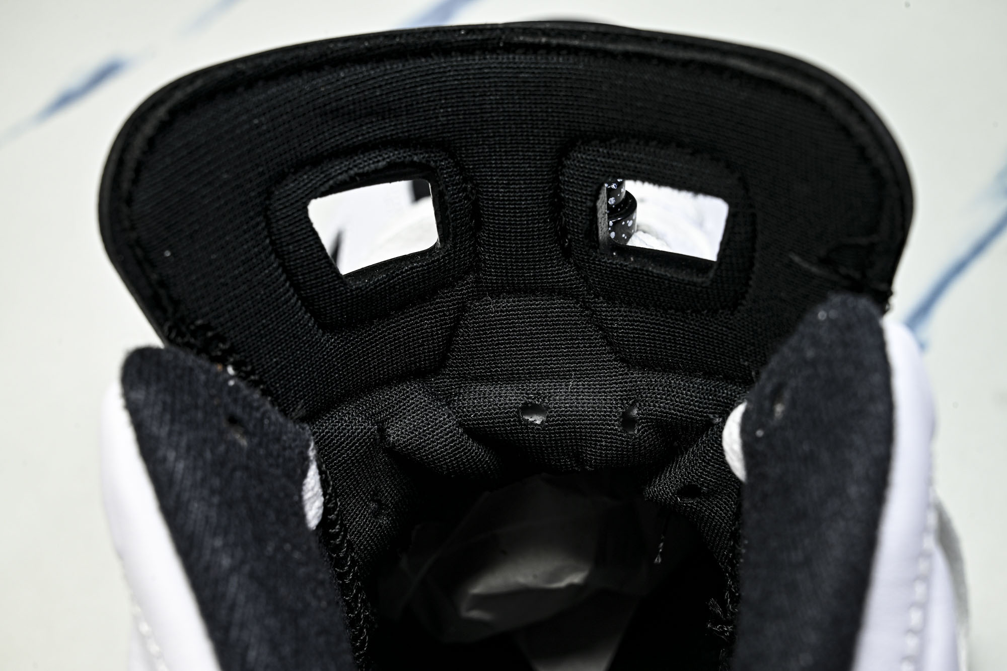 Air Jordan 6 Retro  White And Black  AJ6 乔6经典白黑CT852