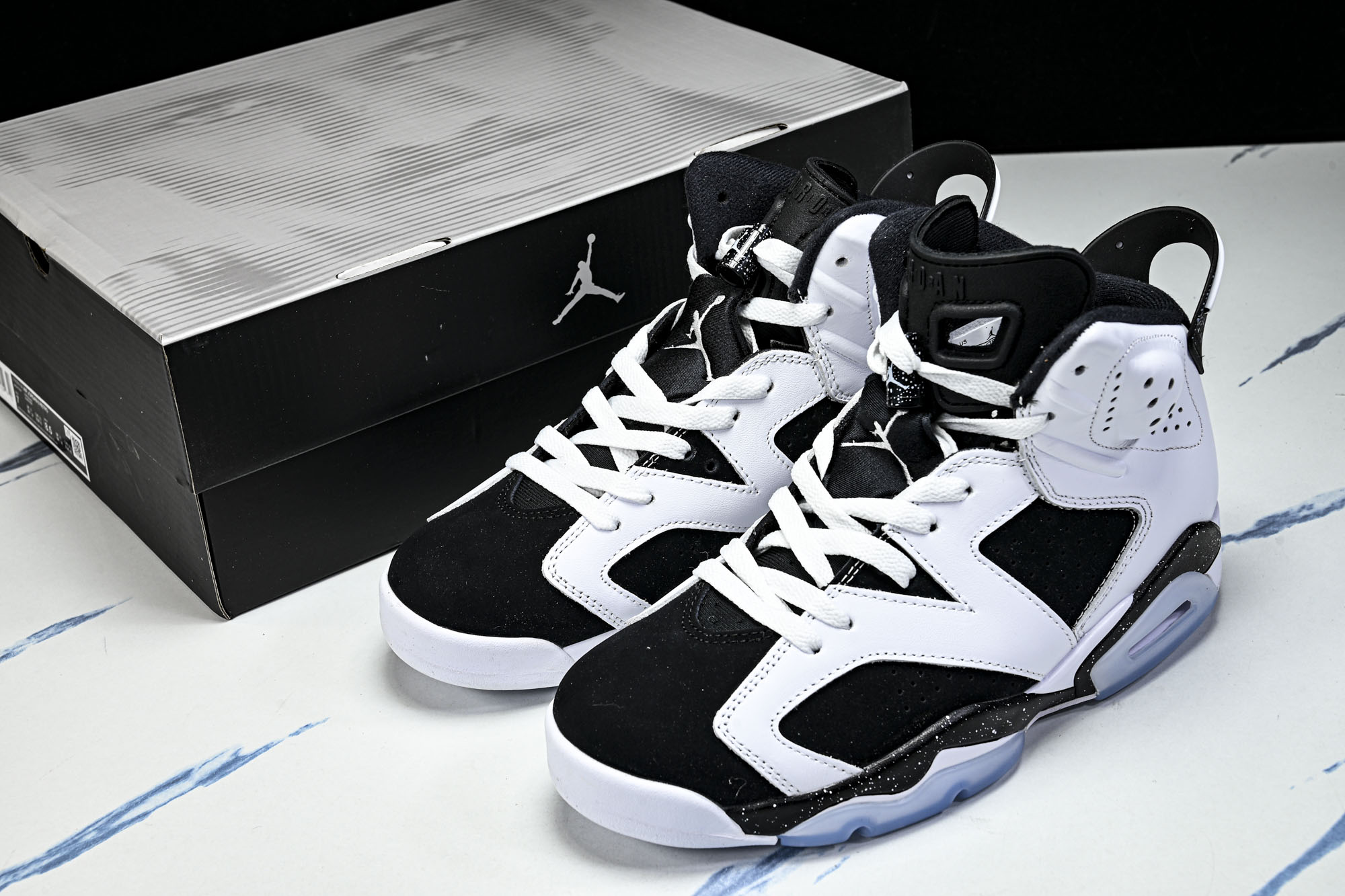 Air Jordan 6 Retro  White And Black  AJ6 乔6经典白黑CT852
