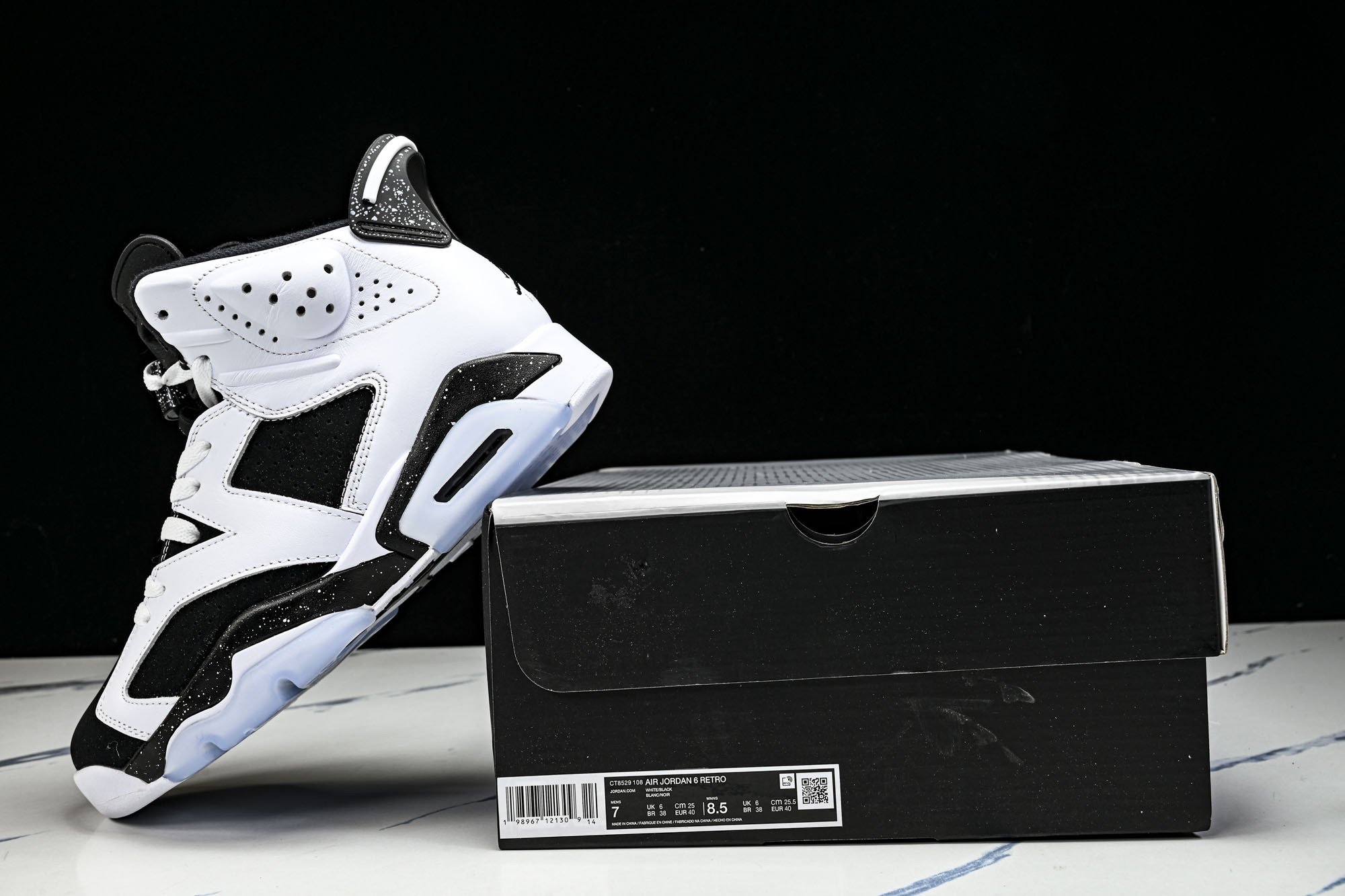 Air Jordan 6 Retro  White And Black  AJ6 乔6经典白黑CT852