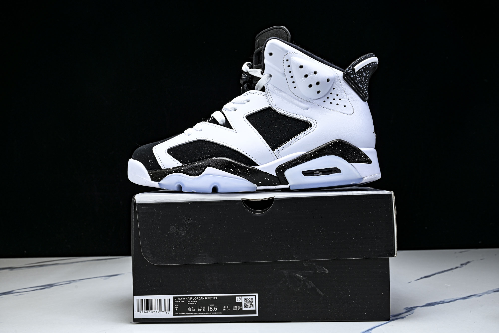 Air Jordan 6 Retro  White And Black  AJ6 乔6经典白黑CT852