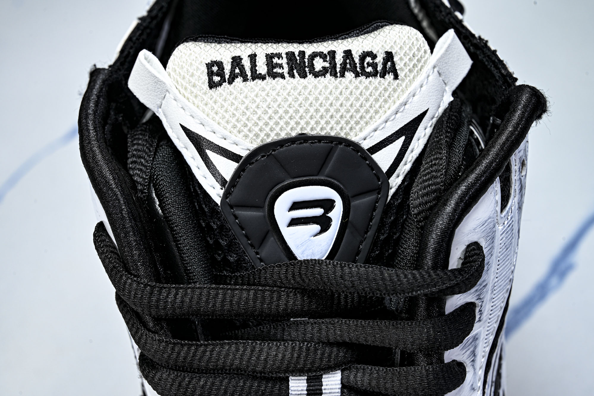 Balenciaga Runner LED 巴黎世家7.5 最新配色潮流复古休闲鞋 #YZ018-5全新