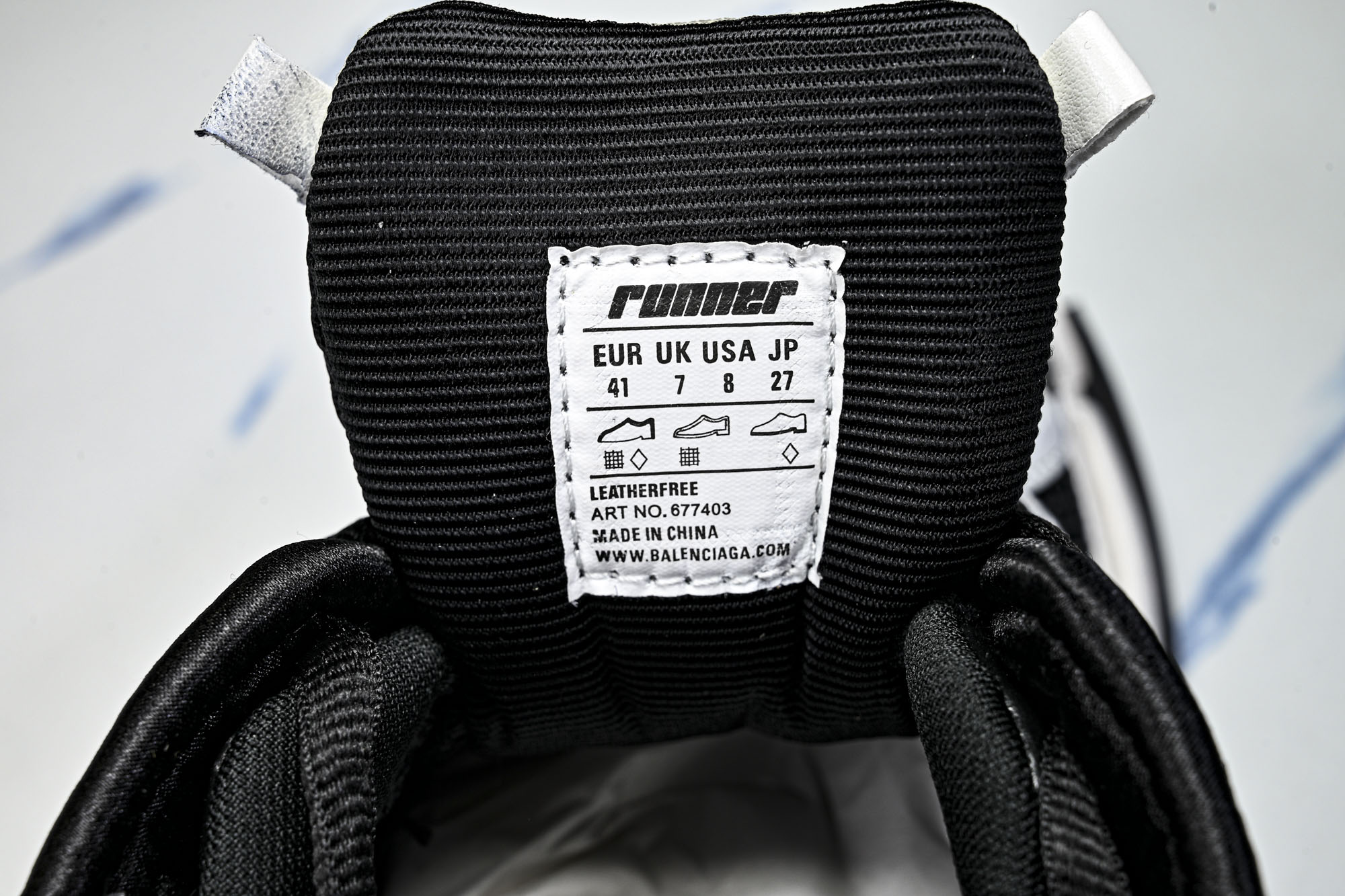 Balenciaga Runner LED 巴黎世家7.5 最新配色潮流复古休闲鞋 #YZ018-5全新