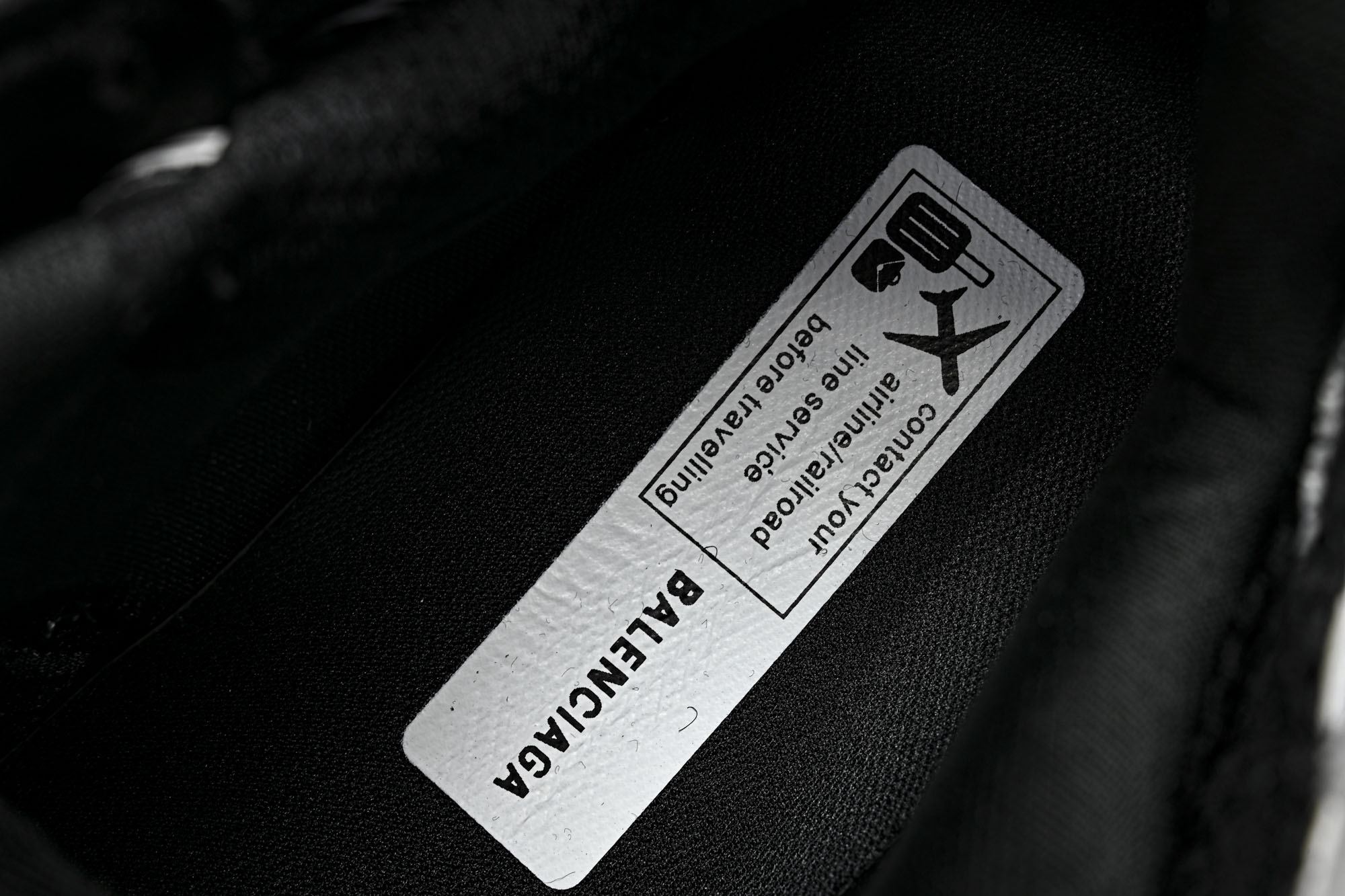 Balenciaga Runner LED 巴黎世家7.5 最新配色潮流复古休闲鞋 #YZ018-5全新