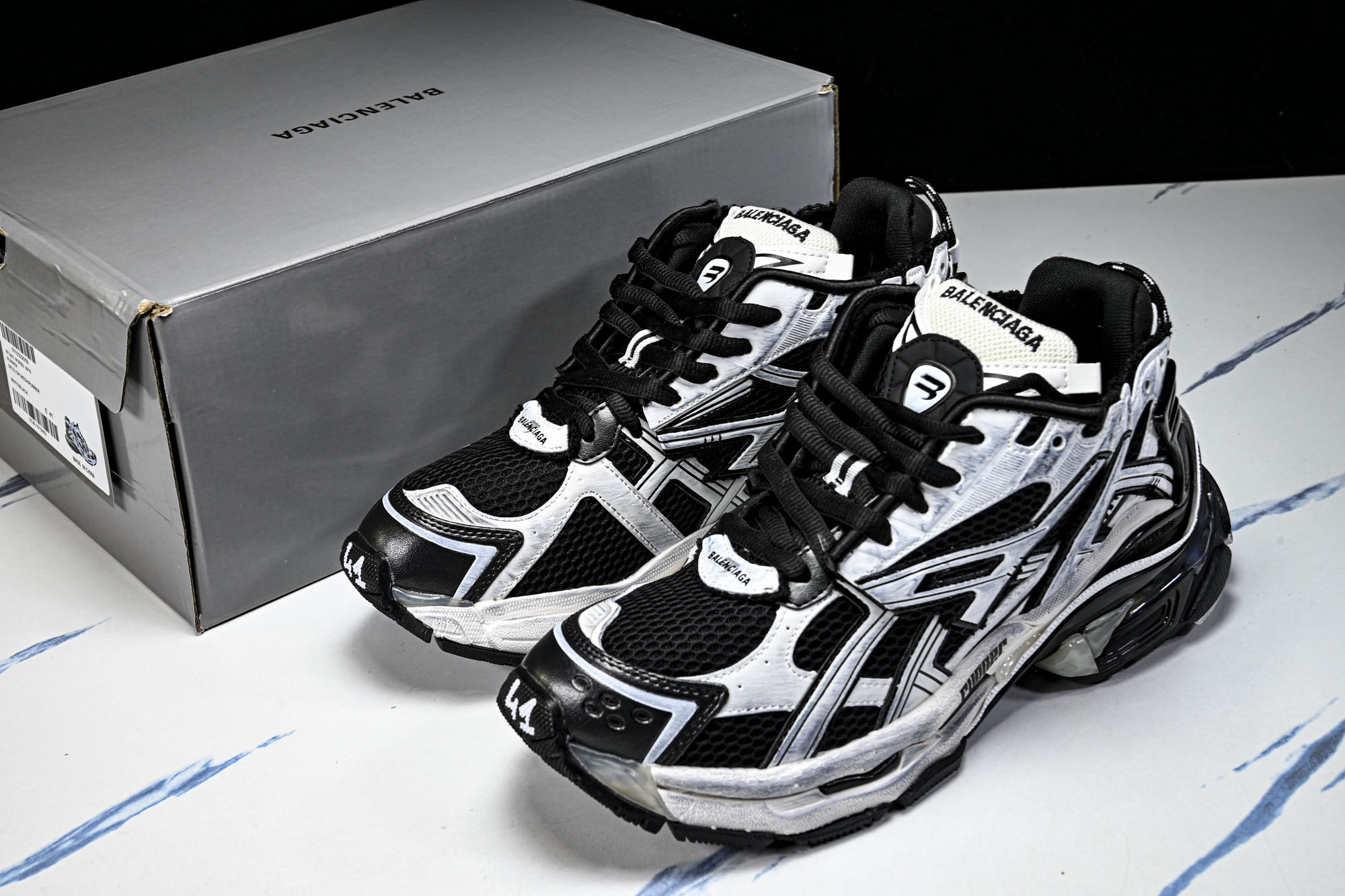 Balenciaga Runner LED 巴黎世家7.5 最新配色潮流复古休闲鞋 #YZ018-5全新