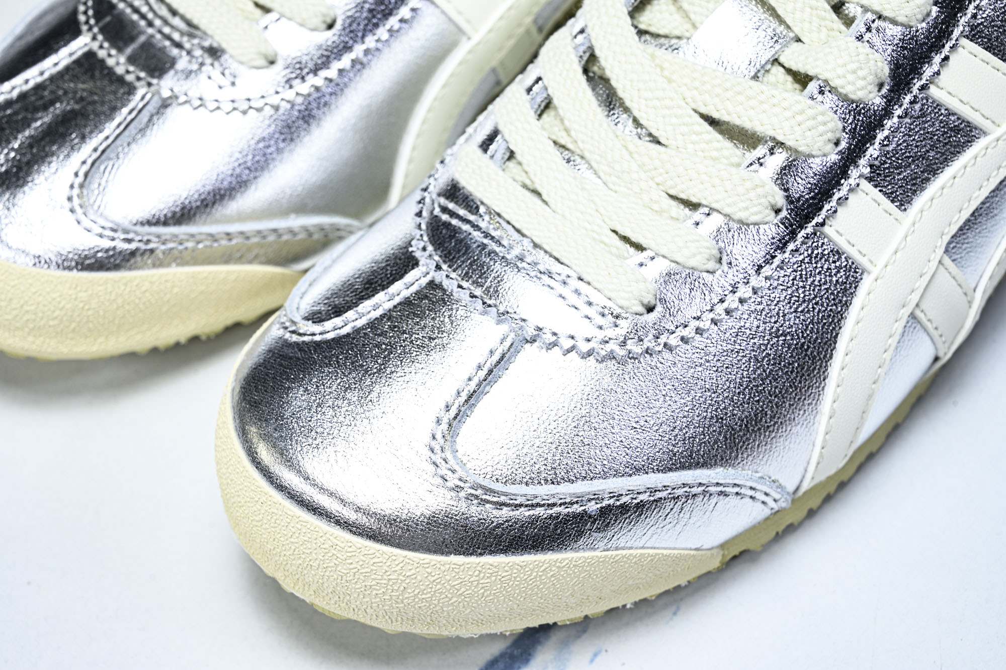Onitsuka Tiger鬼塚虎MEXICO 66 SD VIN男女款休闲德训鞋THL7C2-9399