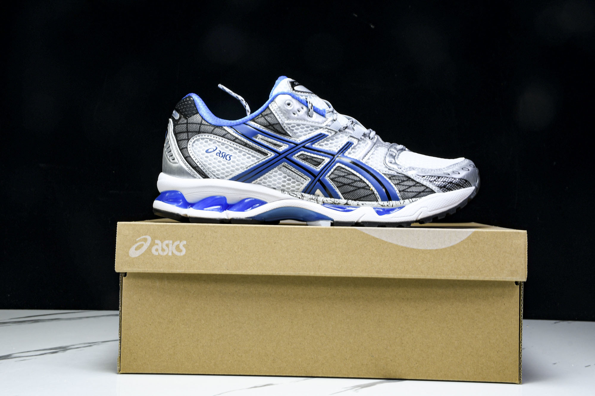 Asics Gel-Nimbus 10.1 亚瑟士复古透气休闲鞋缓震男子耐磨跑步鞋 1203A543-1