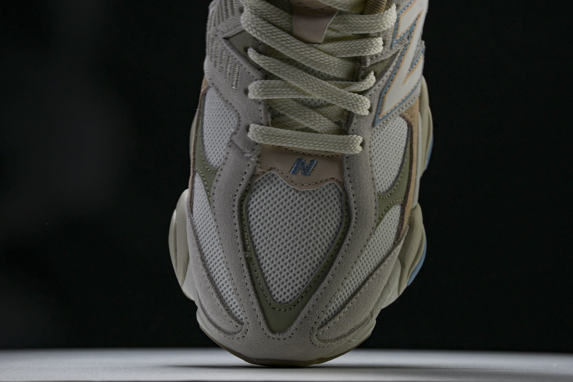 Joe Freshgoods x New Balance NB9060 联名款 复古休闲运动慢跑鞋 GC
