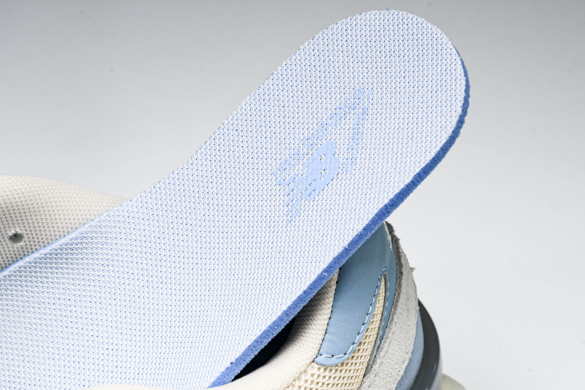 Joe Freshgoods x New Balance NB9060 联名款 复古休闲运动慢跑鞋 GC