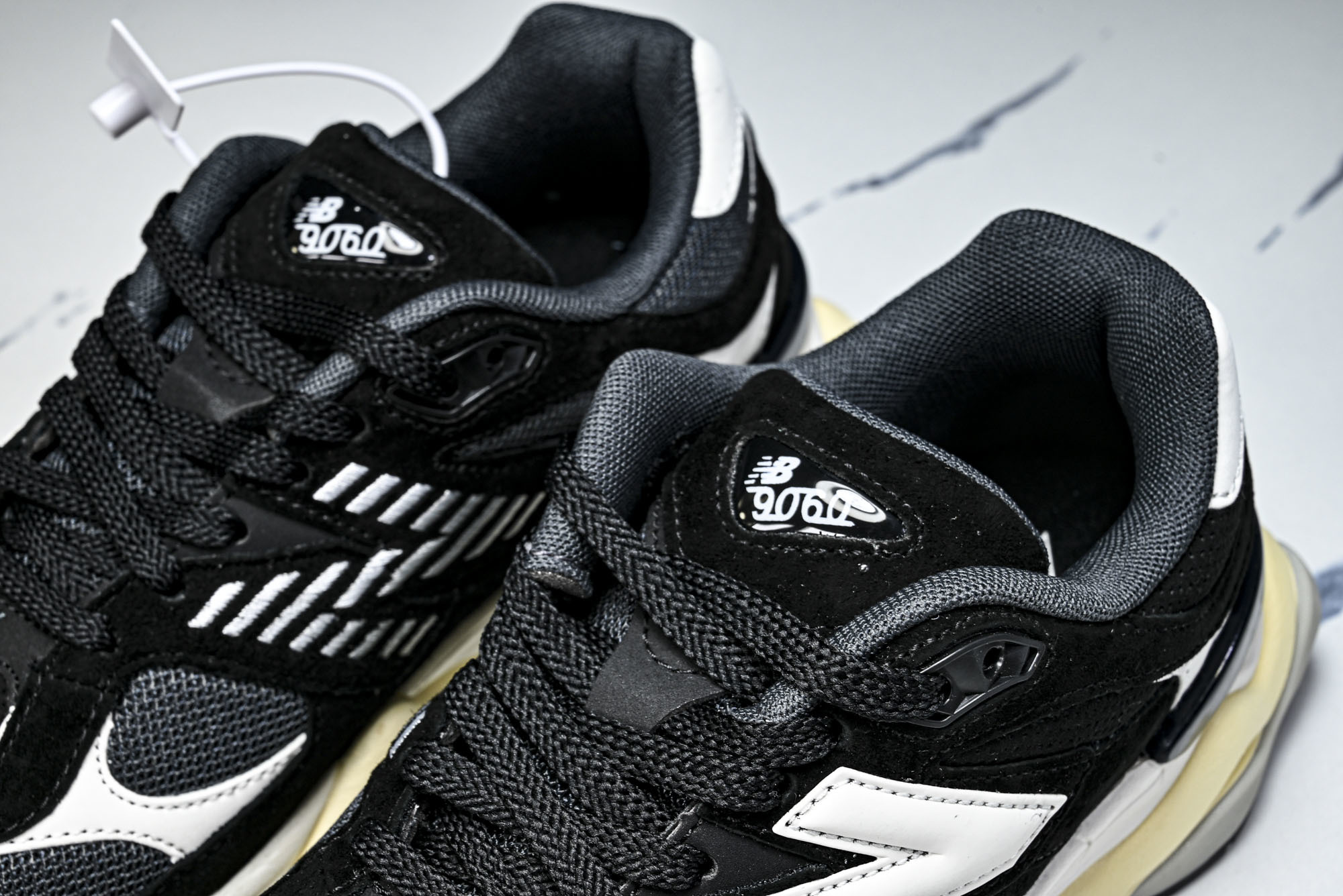 Joe Freshgoods x New Balance NB9060 联名款 复古休闲运动慢跑鞋 U9