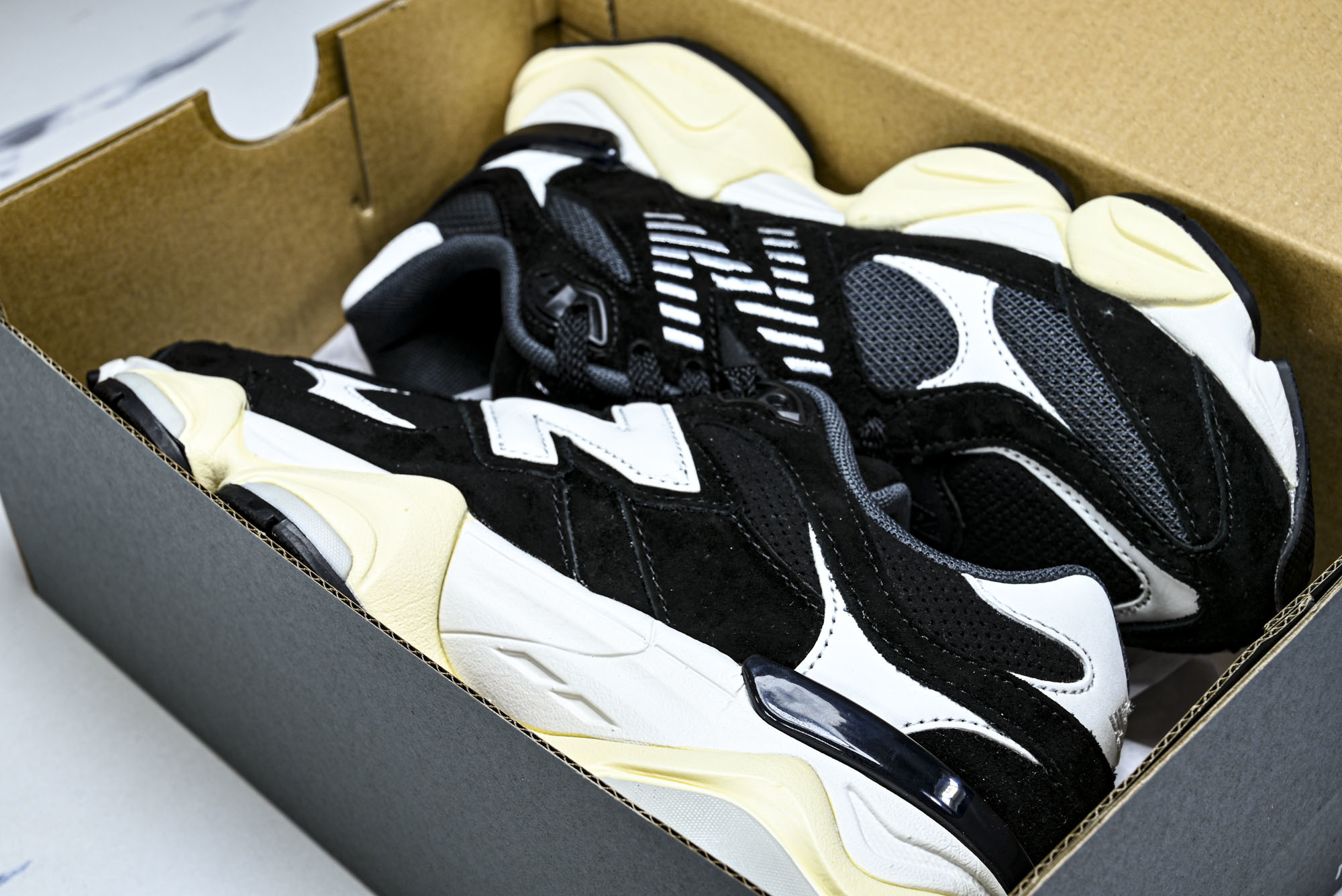 Joe Freshgoods x New Balance NB9060 联名款 复古休闲运动慢跑鞋 U9