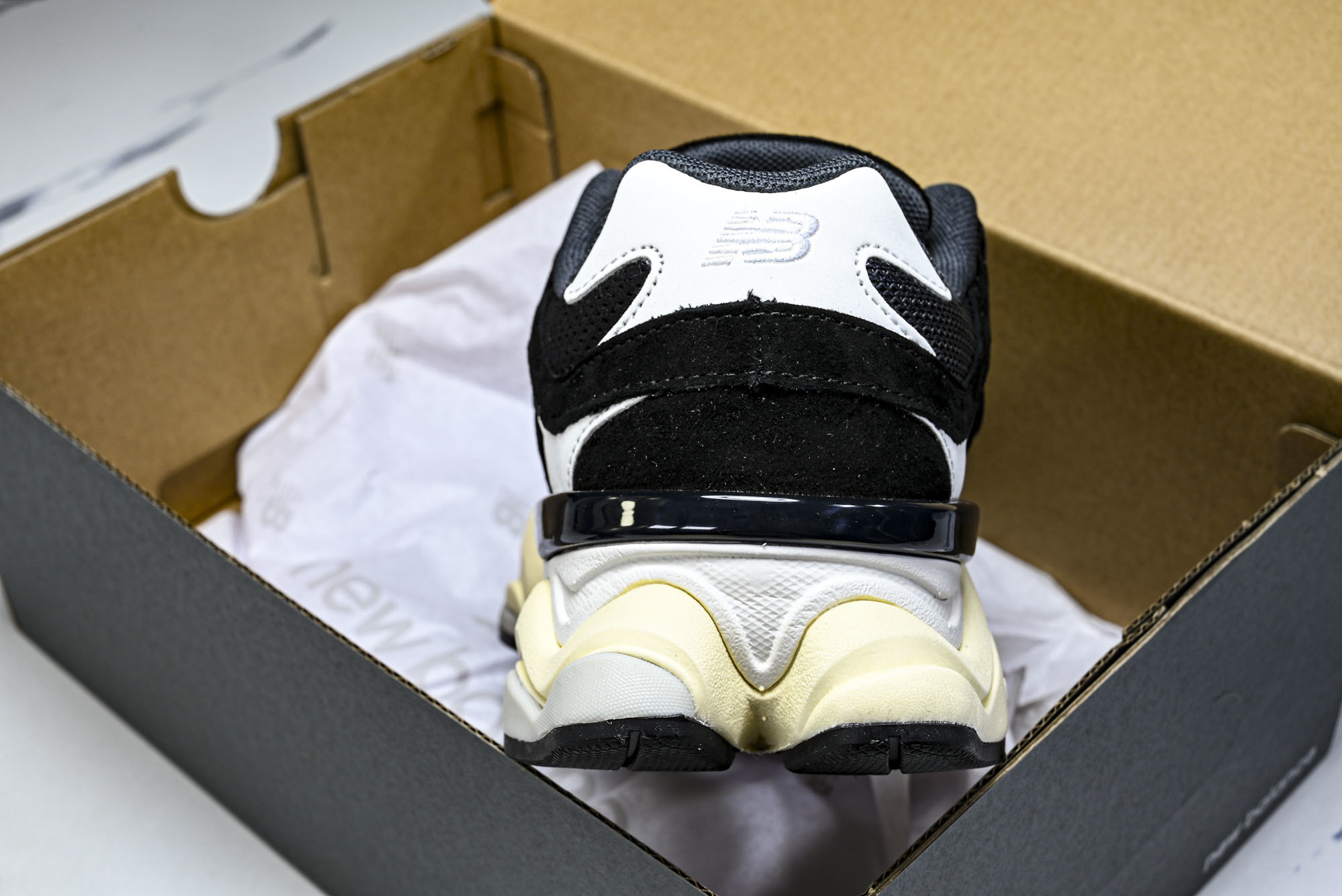 Joe Freshgoods x New Balance NB9060 联名款 复古休闲运动慢跑鞋 U9
