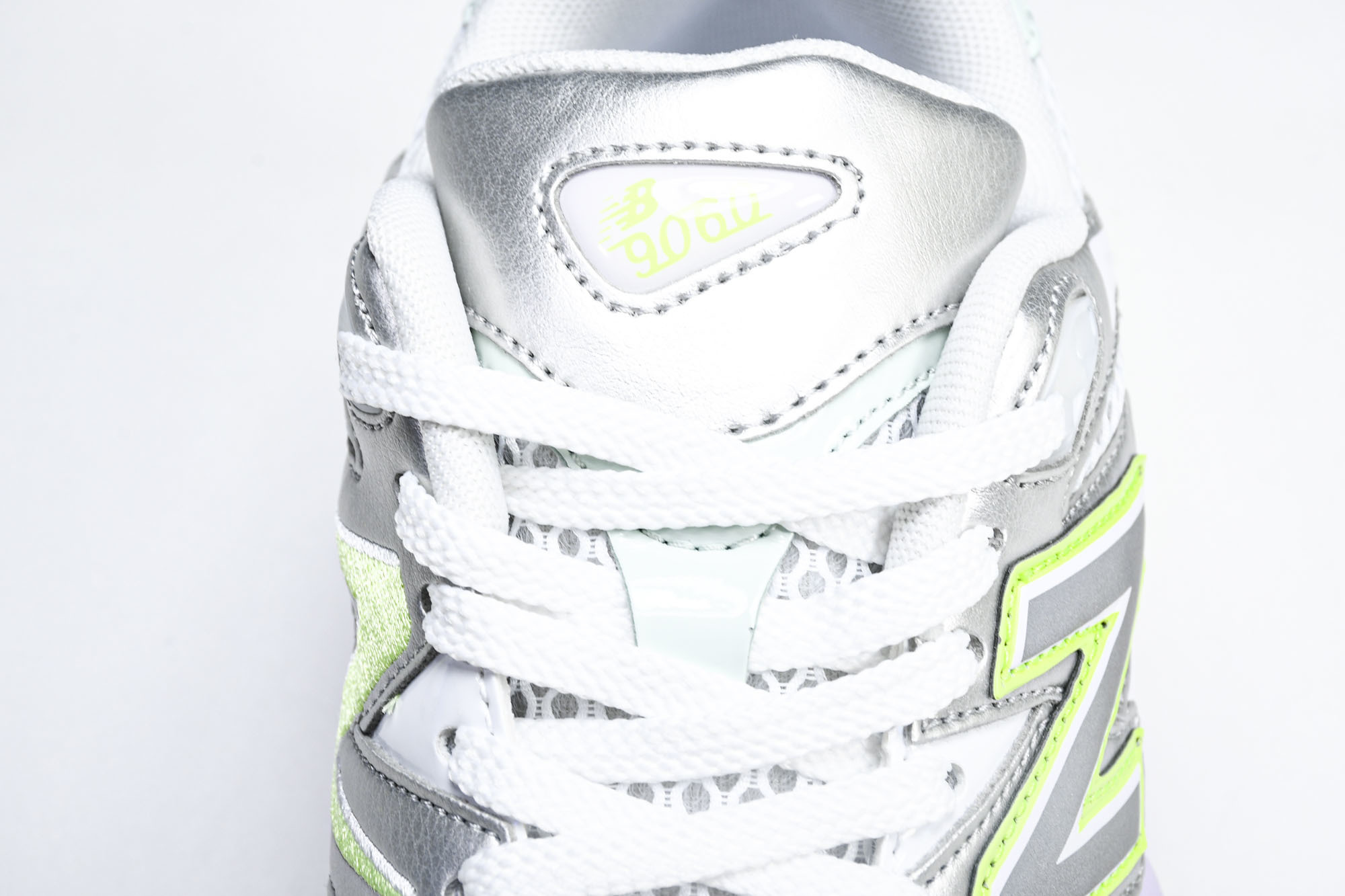 Joe Freshgoods x New Balance NB9060 联名款 复古休闲运动慢跑鞋 U9