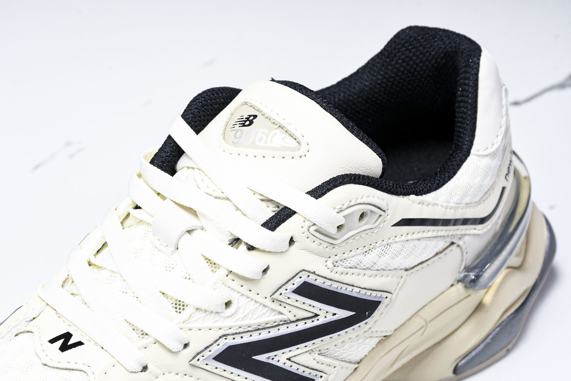 Joe Freshgoods x New Balance NB9060 联名款 复古休闲运动慢跑鞋 U9