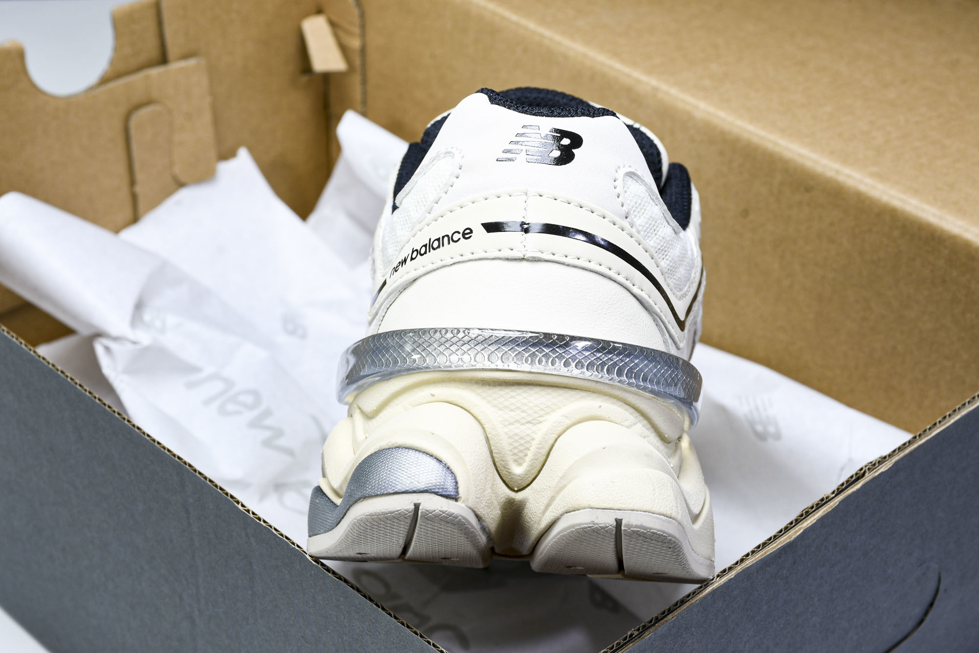 Joe Freshgoods x New Balance NB9060 联名款 复古休闲运动慢跑鞋 U9