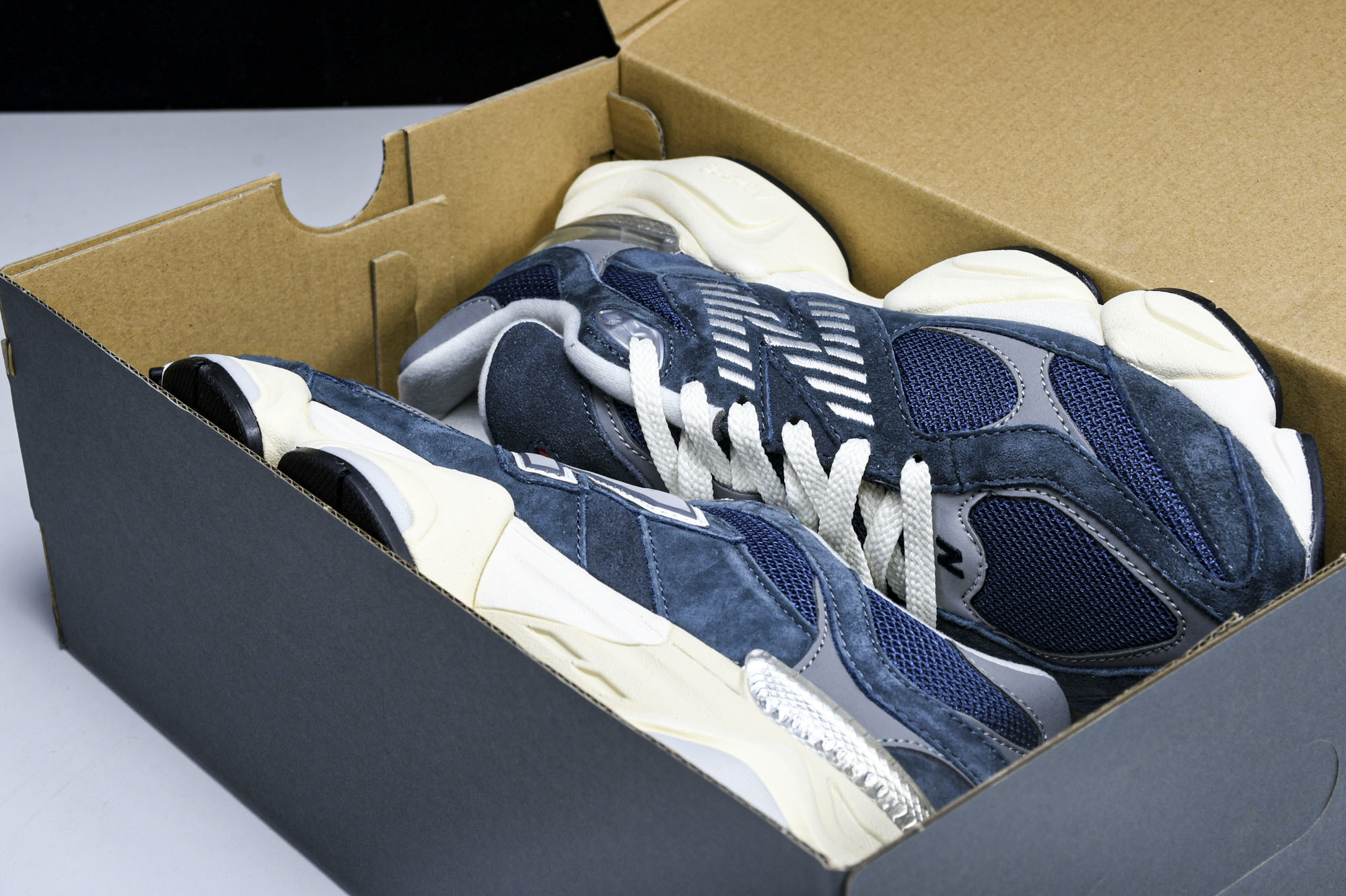 Joe Freshgoods x New Balance NB9060 联名款 复古休闲运动慢跑鞋 U9