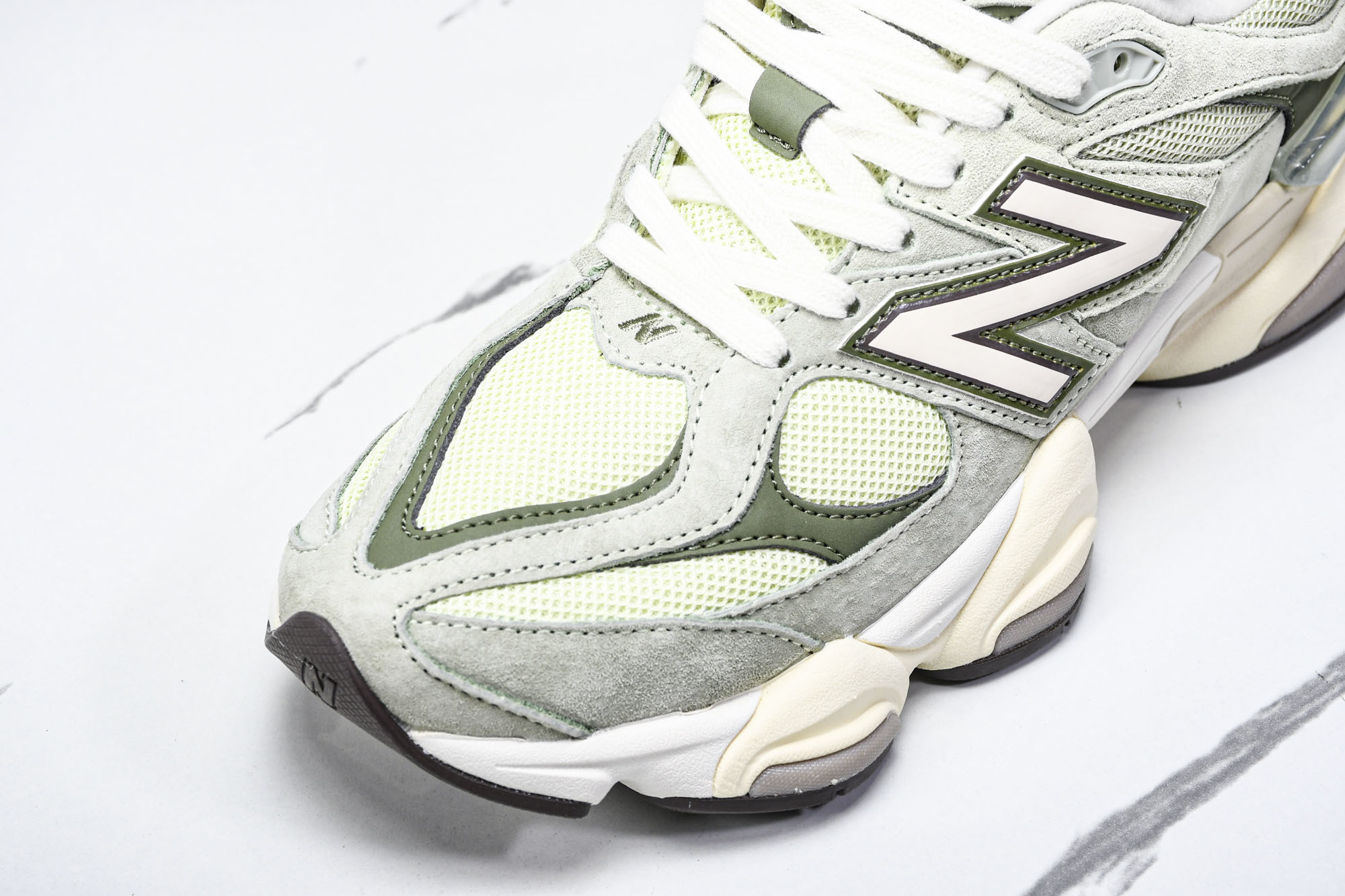 Joe Freshgoods x New Balance NB9060 联名款 复古休闲运动慢跑鞋 U9