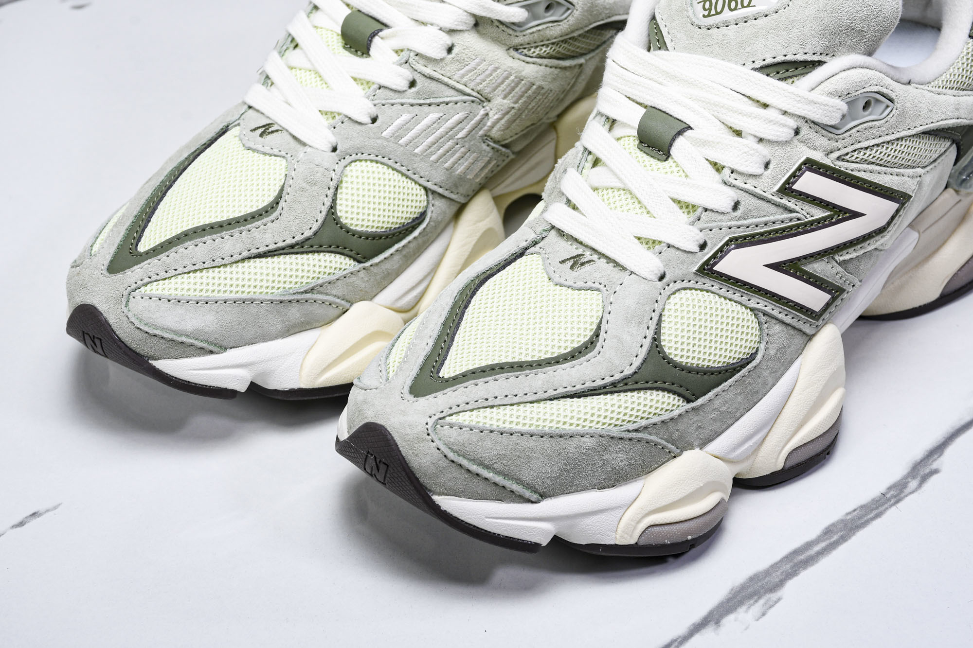 Joe Freshgoods x New Balance NB9060 联名款 复古休闲运动慢跑鞋 U9