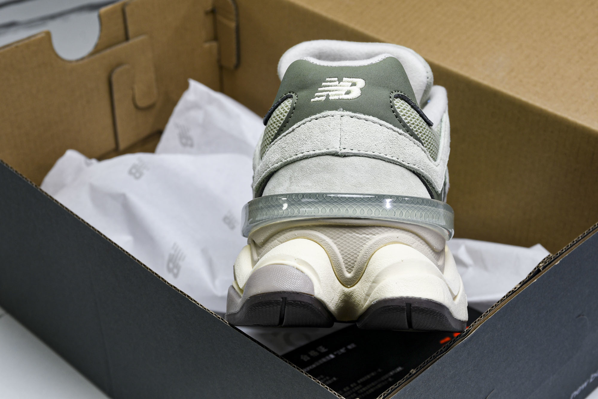 Joe Freshgoods x New Balance NB9060 联名款 复古休闲运动慢跑鞋 U9