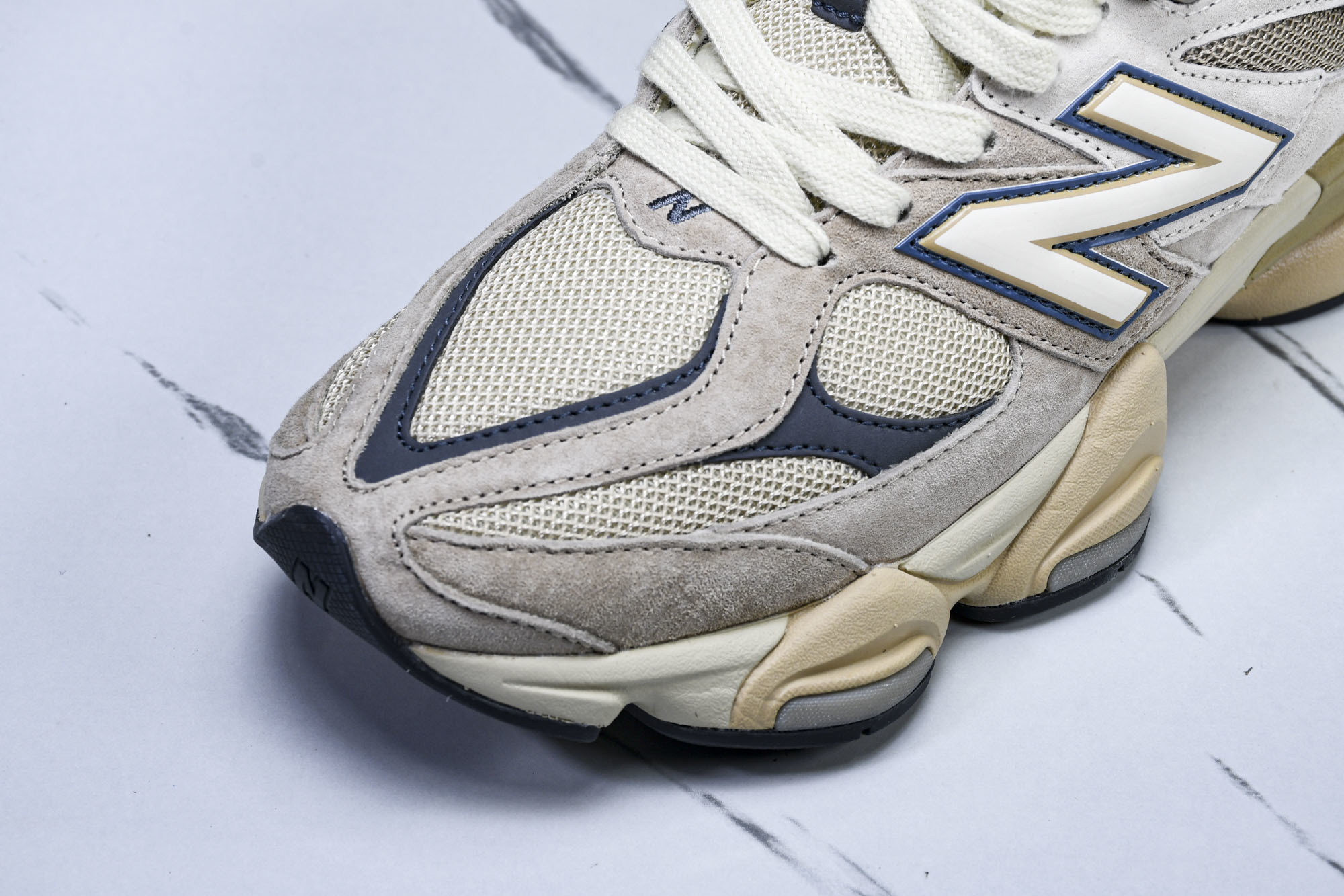 Joe Freshgoods x New Balance NB9060 联名款 复古休闲运动慢跑鞋 U9