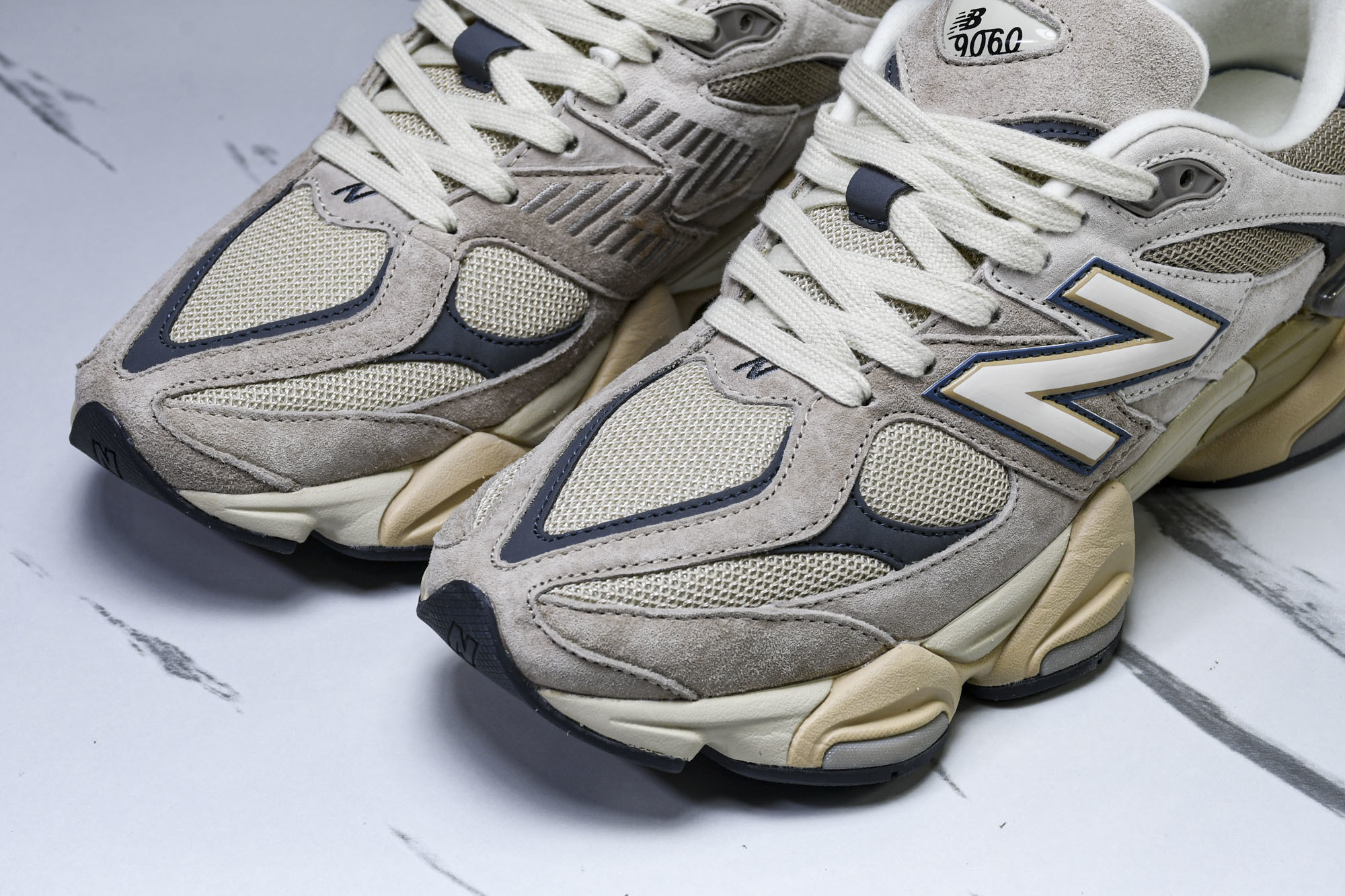 Joe Freshgoods x New Balance NB9060 联名款 复古休闲运动慢跑鞋 U9