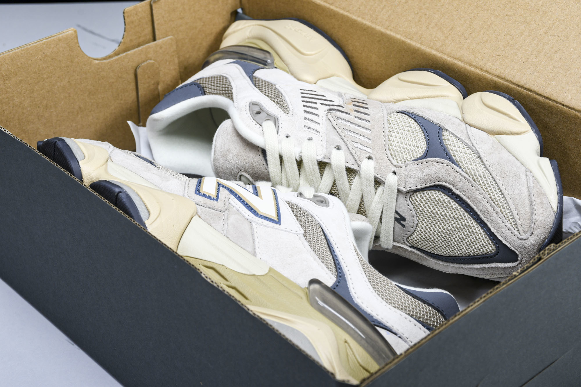 Joe Freshgoods x New Balance NB9060 联名款 复古休闲运动慢跑鞋 U9