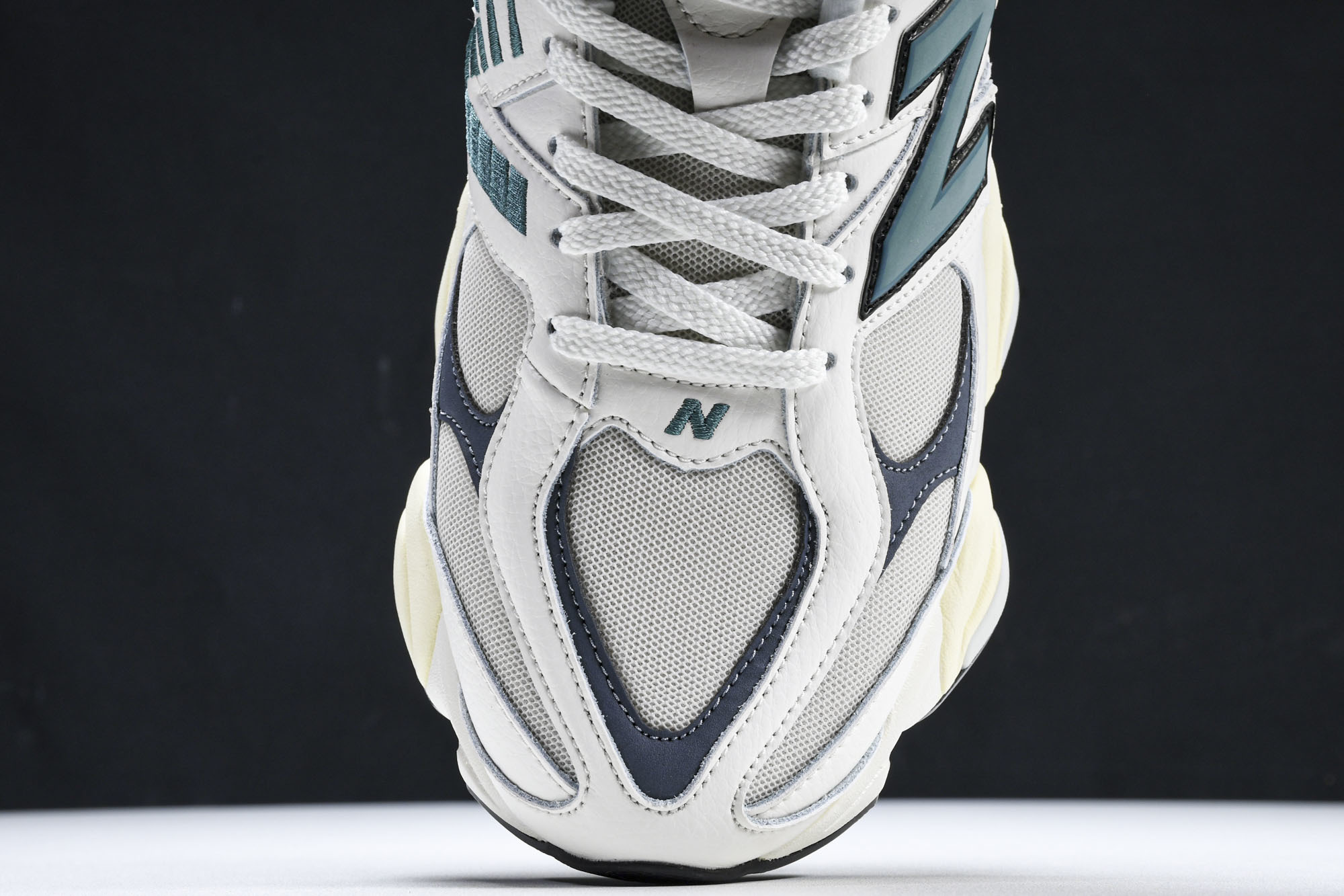 Joe Freshgoods x New Balance NB9060 联名款 复古休闲运动慢跑鞋 U9