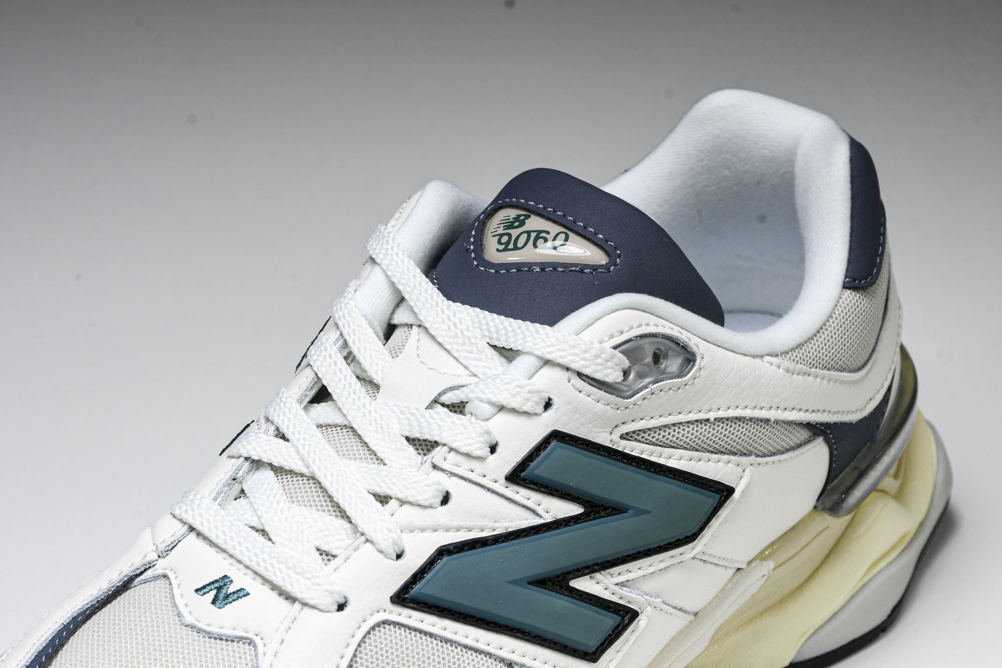 Joe Freshgoods x New Balance NB9060 联名款 复古休闲运动慢跑鞋 U9