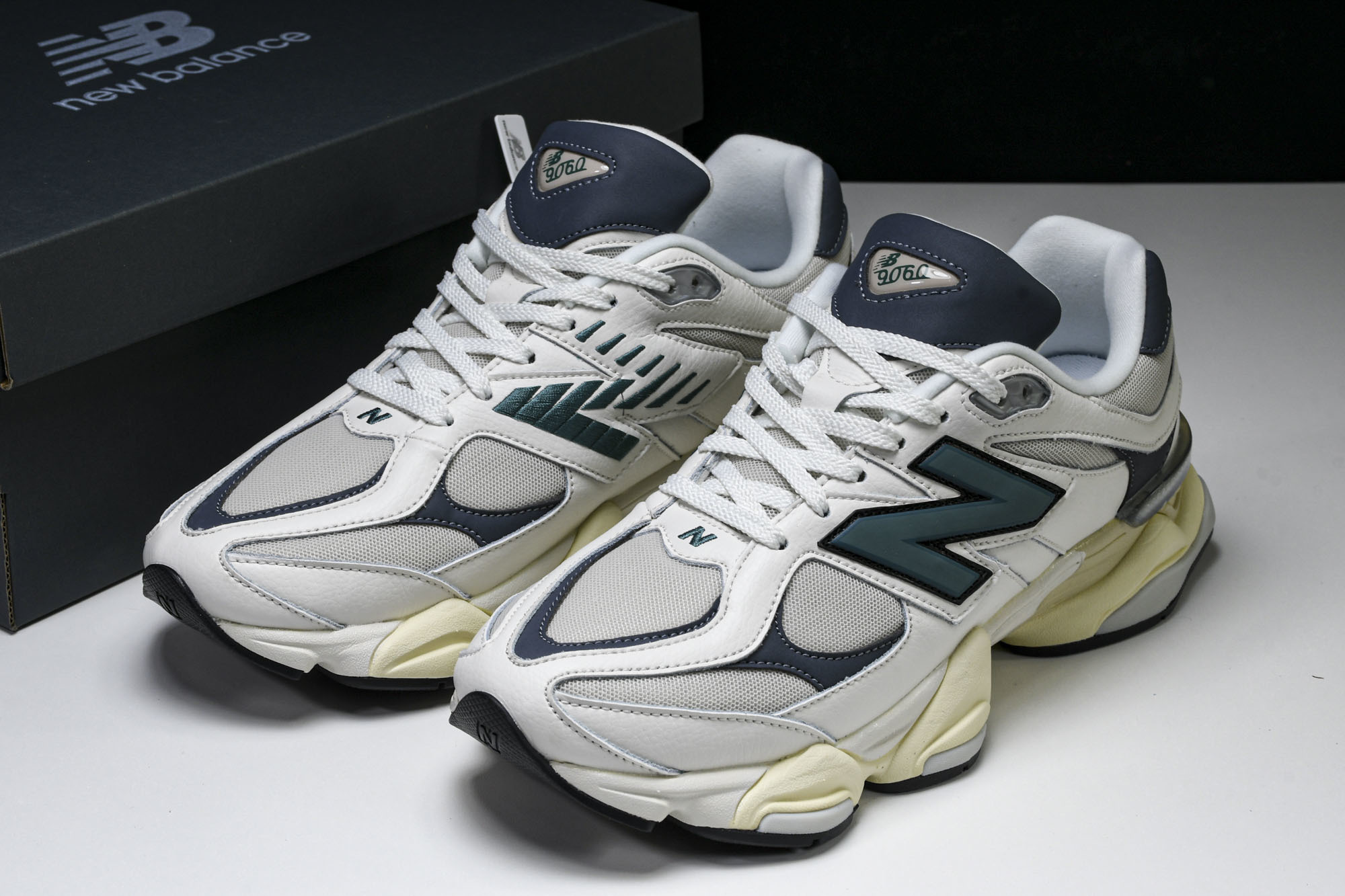 Joe Freshgoods x New Balance NB9060 联名款 复古休闲运动慢跑鞋 U9