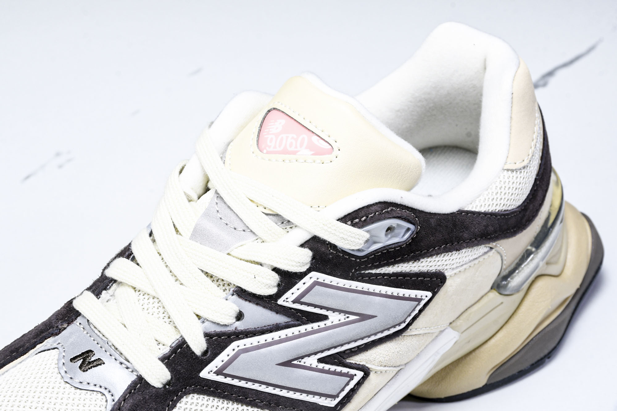 Joe Freshgoods x New Balance NB9060 联名款 复古休闲运动慢跑鞋 U9