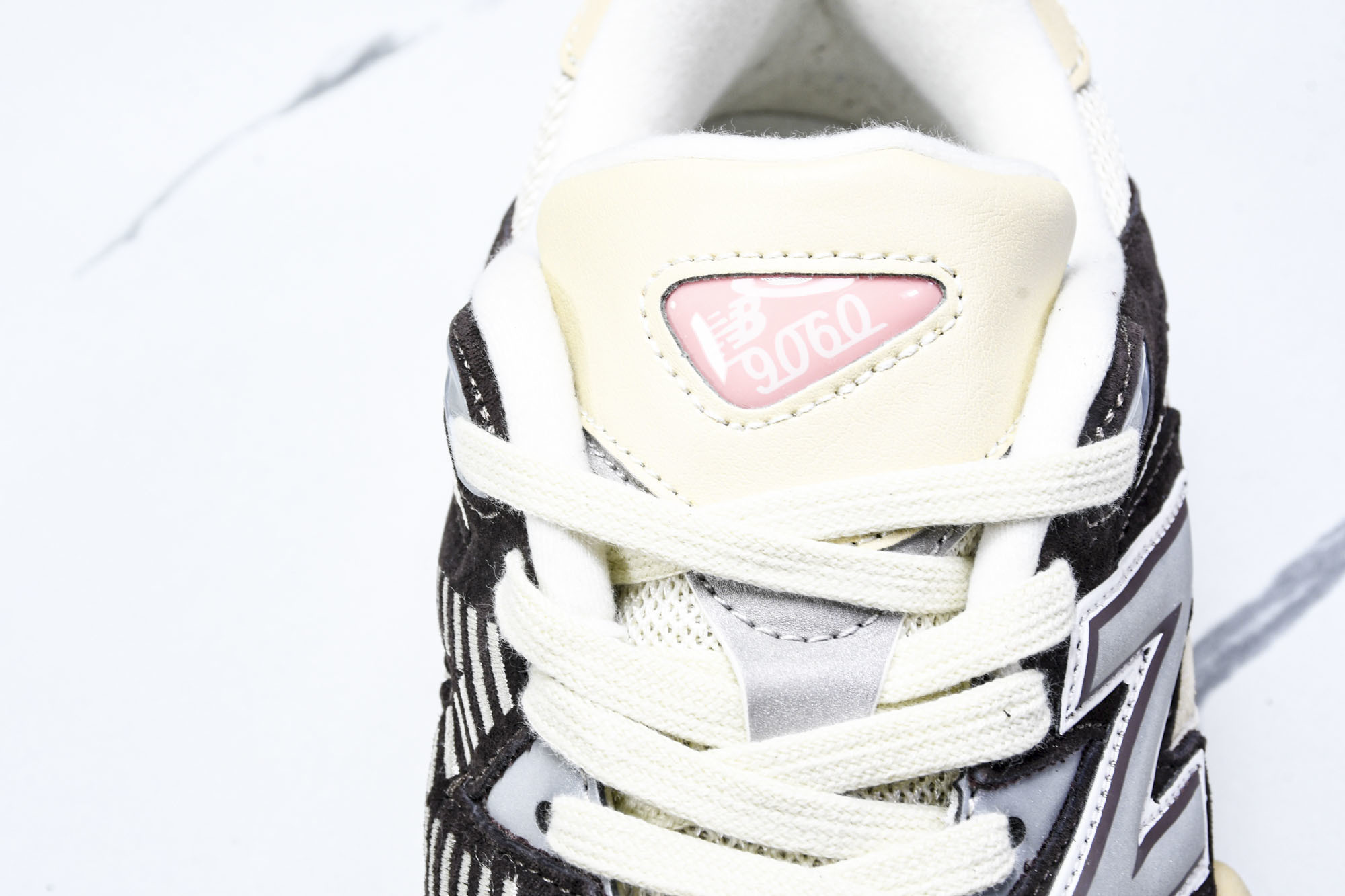 Joe Freshgoods x New Balance NB9060 联名款 复古休闲运动慢跑鞋 U9