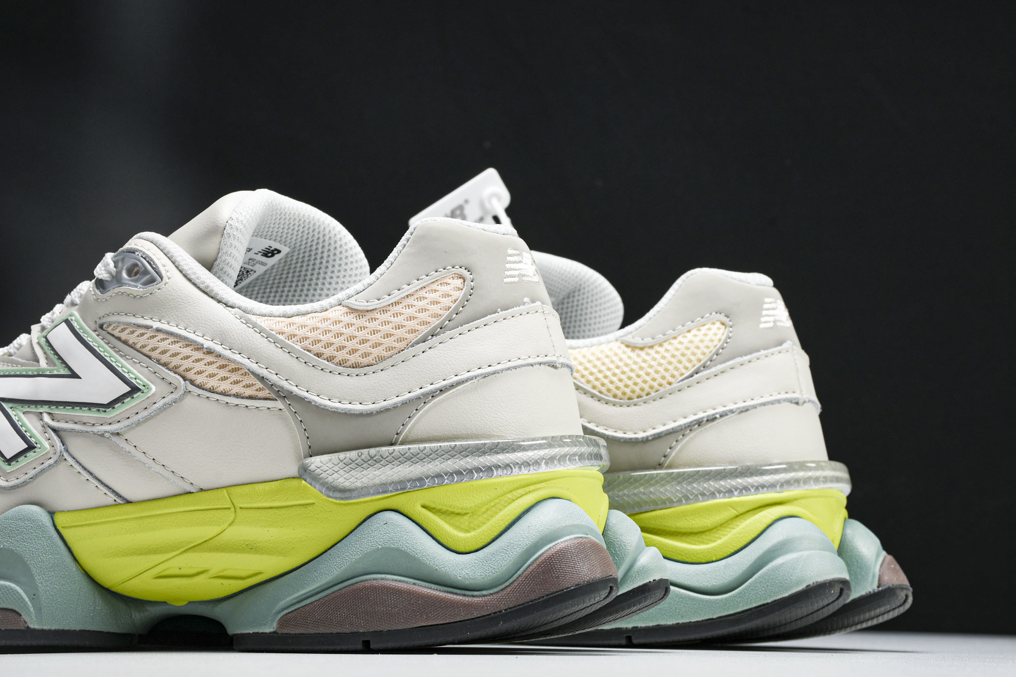 Joe Freshgoods x New Balance NB9060 联名款 复古休闲运动慢跑鞋 U9
