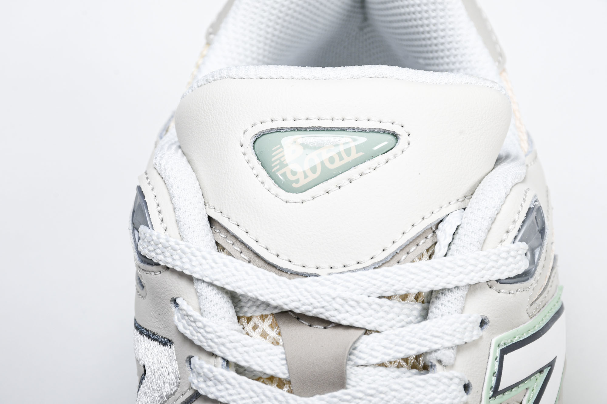 Joe Freshgoods x New Balance NB9060 联名款 复古休闲运动慢跑鞋 U9