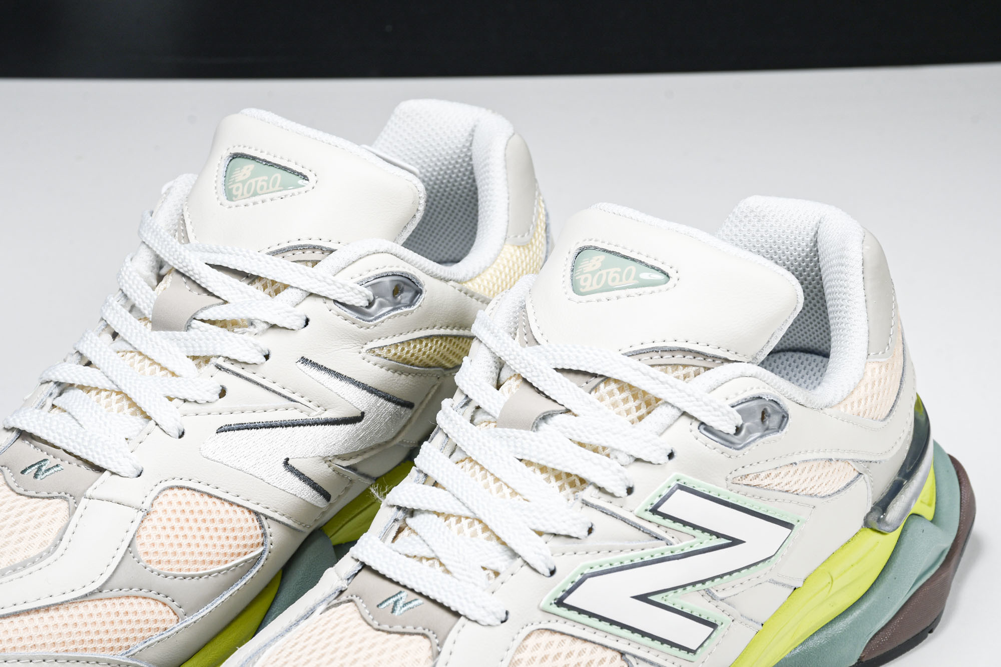 Joe Freshgoods x New Balance NB9060 联名款 复古休闲运动慢跑鞋 U9