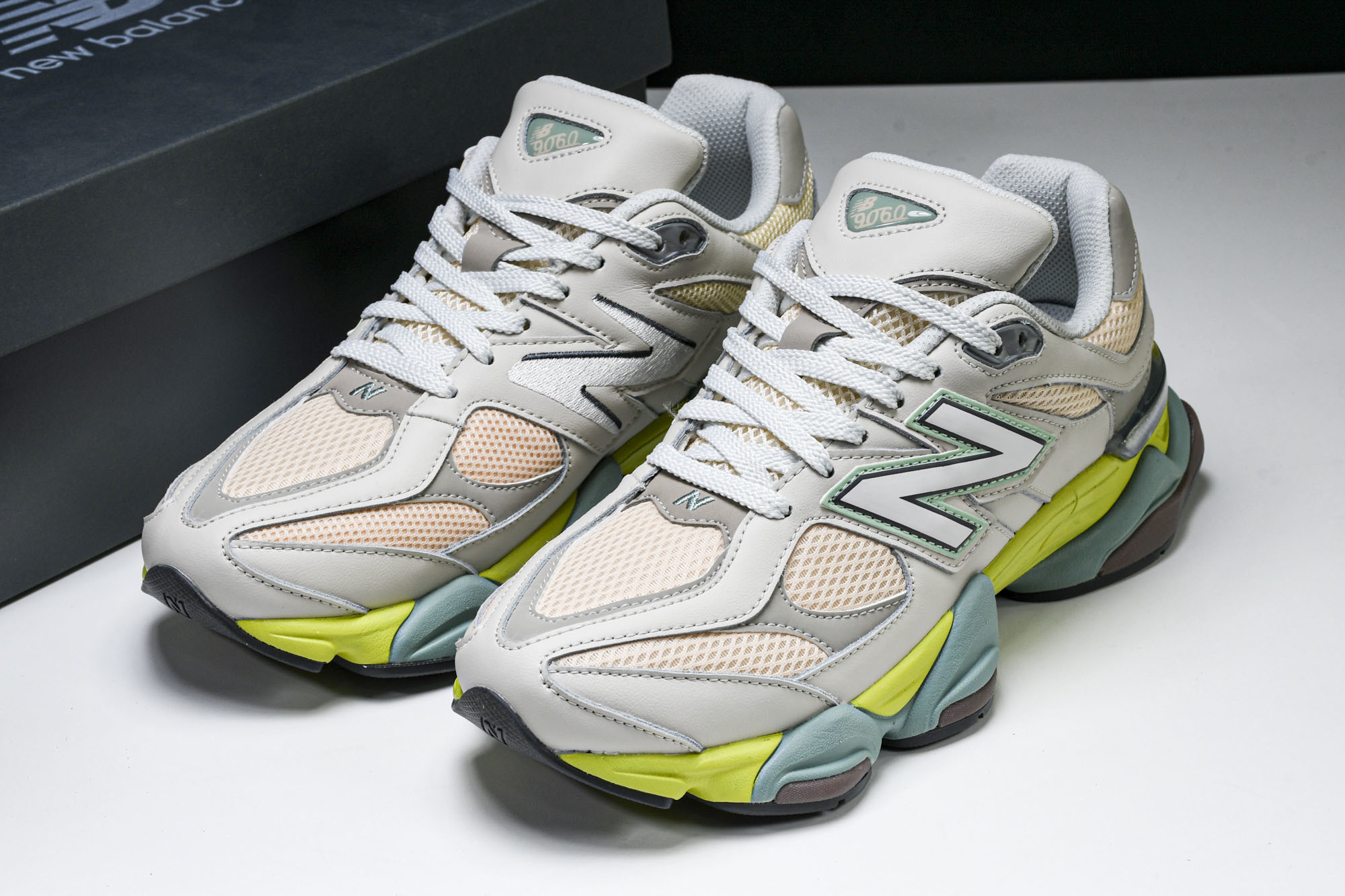 Joe Freshgoods x New Balance NB9060 联名款 复古休闲运动慢跑鞋 U9