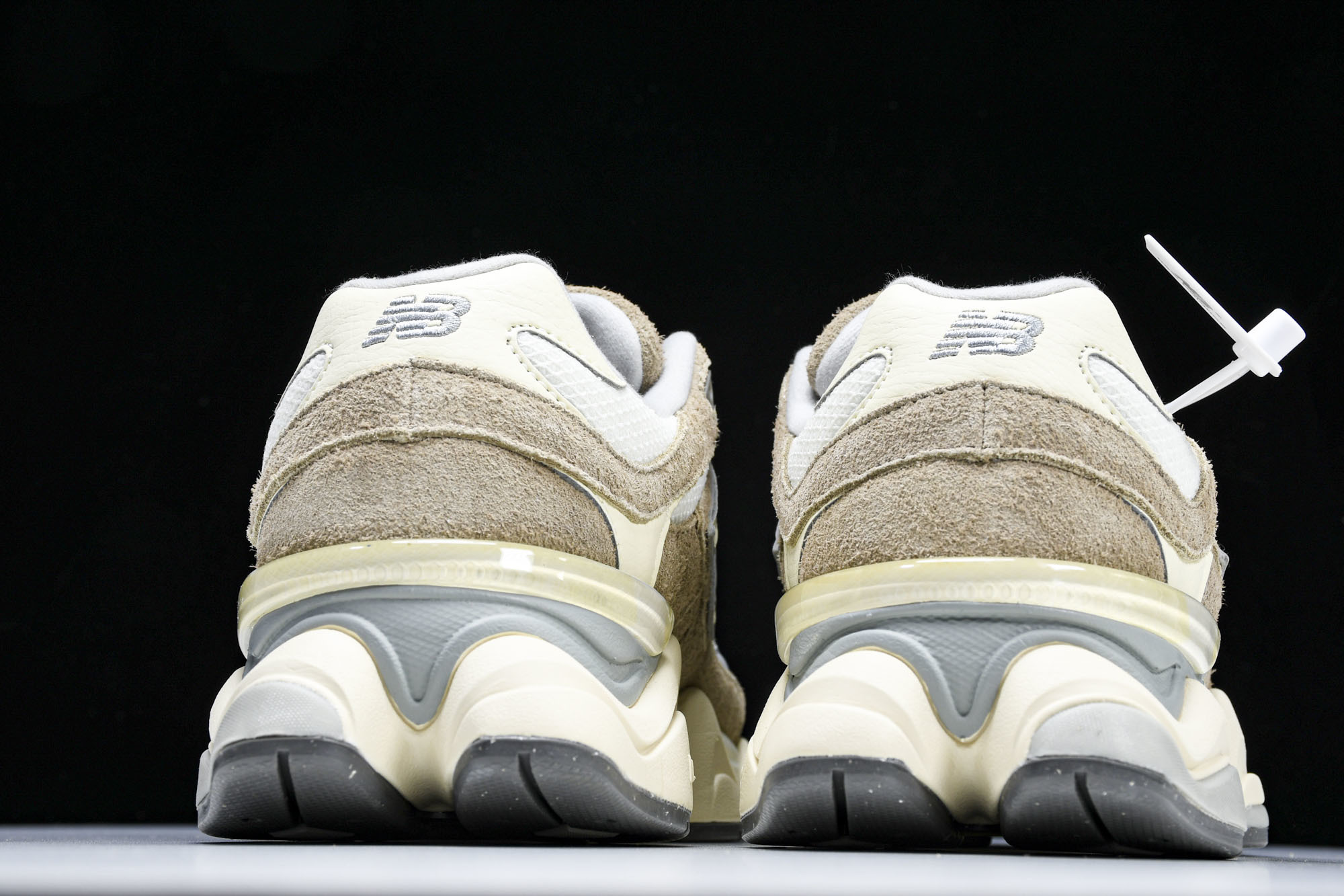 Joe Freshgoods x New Balance NB9060 联名款 复古休闲运动慢跑鞋 U9