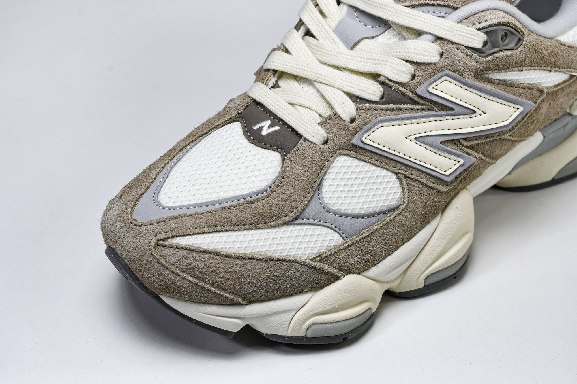 Joe Freshgoods x New Balance NB9060 联名款 复古休闲运动慢跑鞋 U9