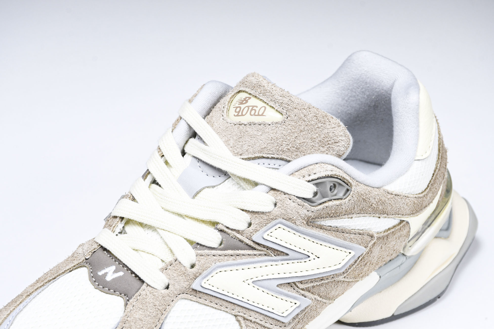 Joe Freshgoods x New Balance NB9060 联名款 复古休闲运动慢跑鞋 U9