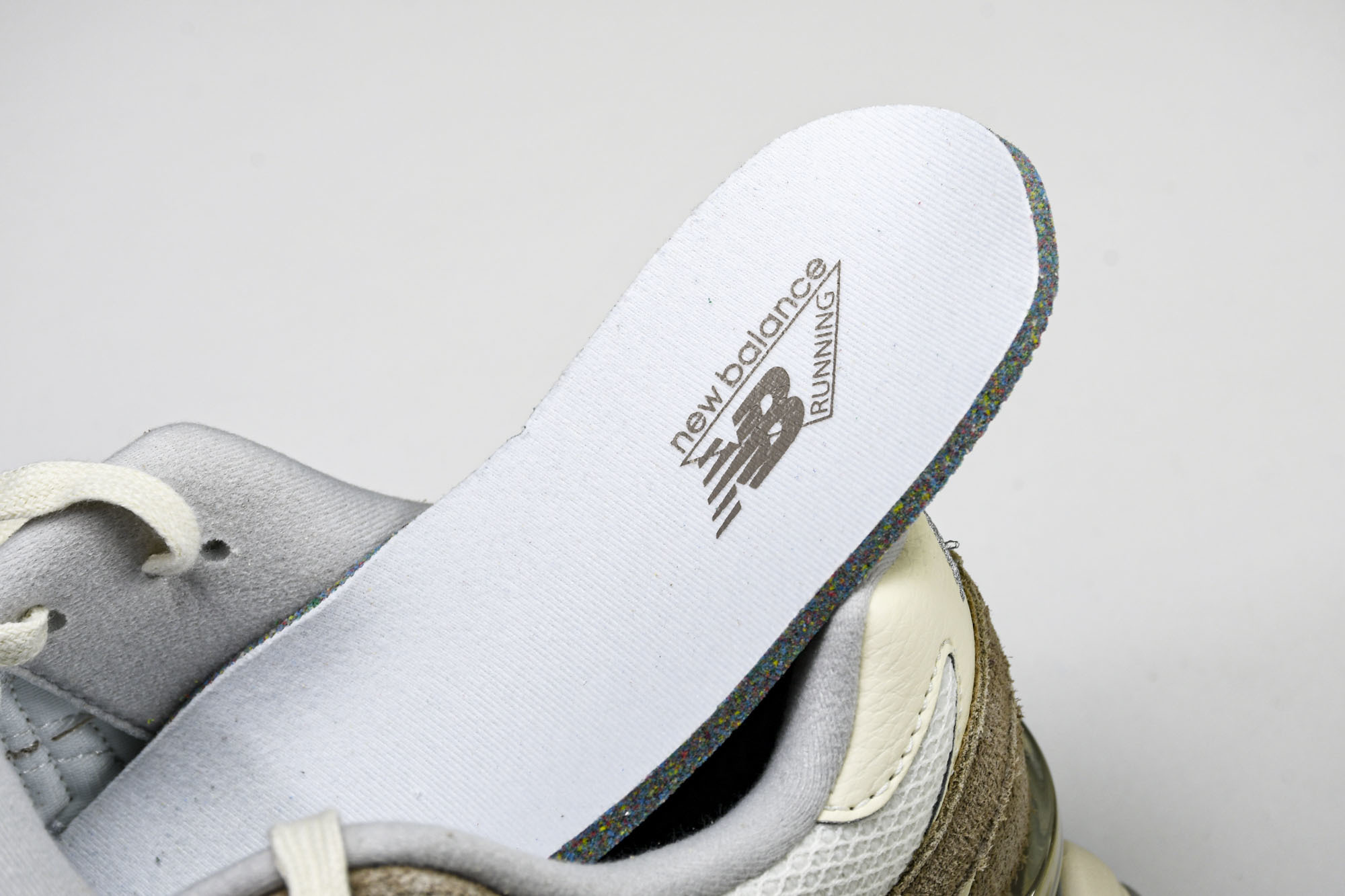 Joe Freshgoods x New Balance NB9060 联名款 复古休闲运动慢跑鞋 U9