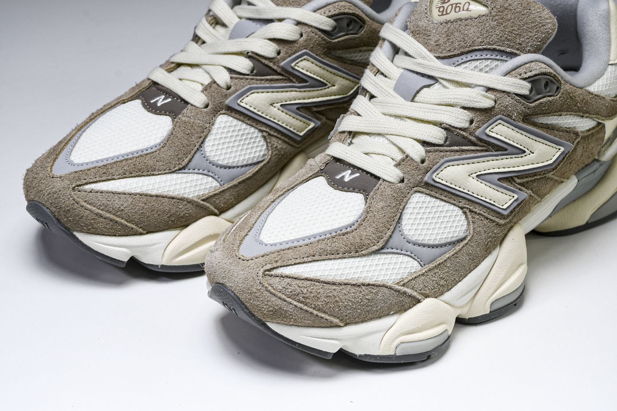 Joe Freshgoods x New Balance NB9060 联名款 复古休闲运动慢跑鞋 U9