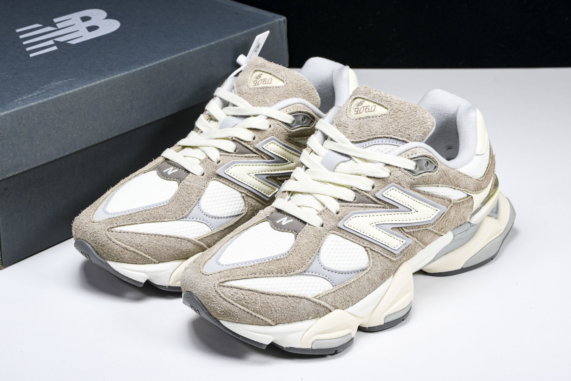 Joe Freshgoods x New Balance NB9060 联名款 复古休闲运动慢跑鞋 U9