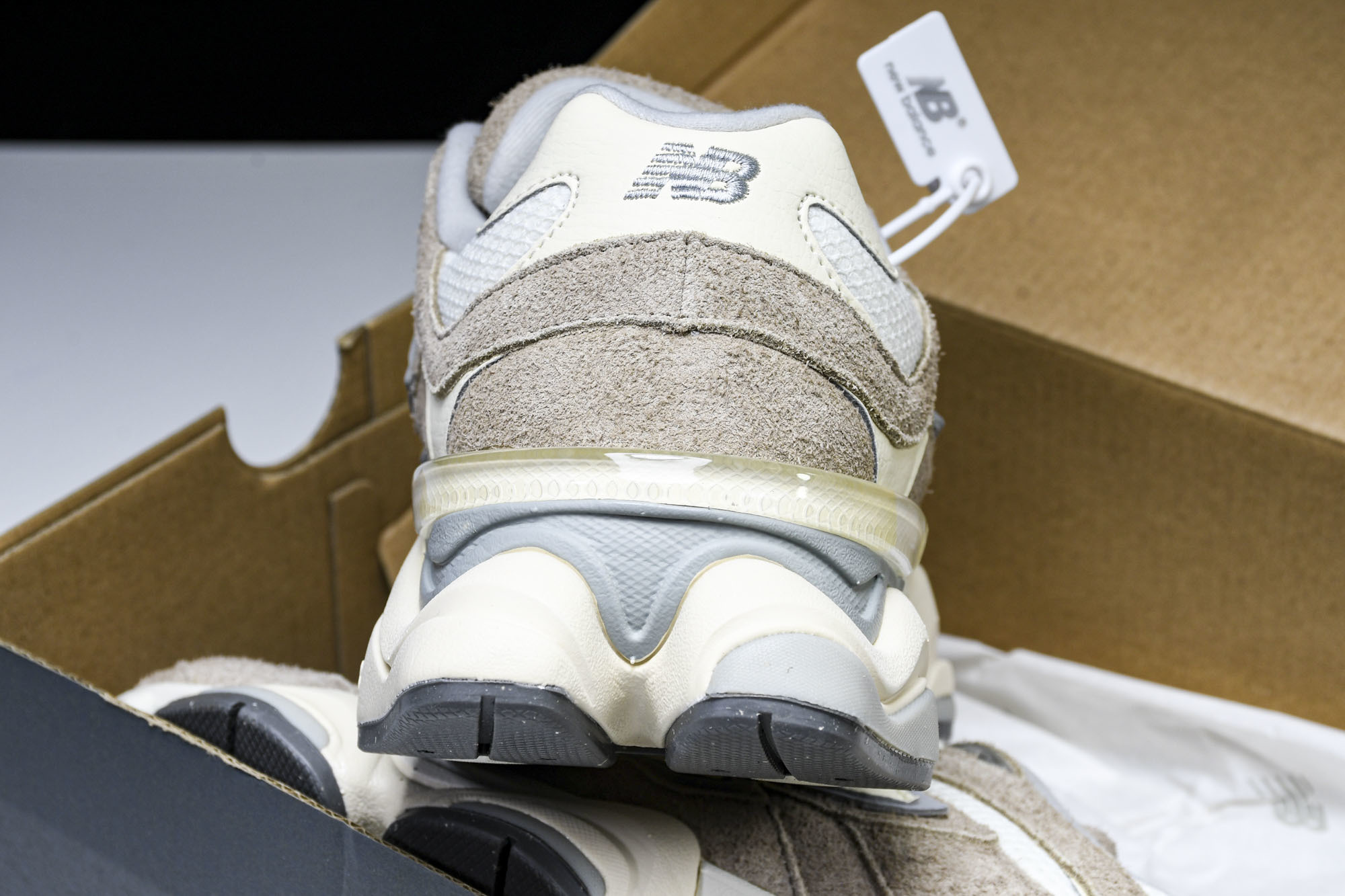 Joe Freshgoods x New Balance NB9060 联名款 复古休闲运动慢跑鞋 U9