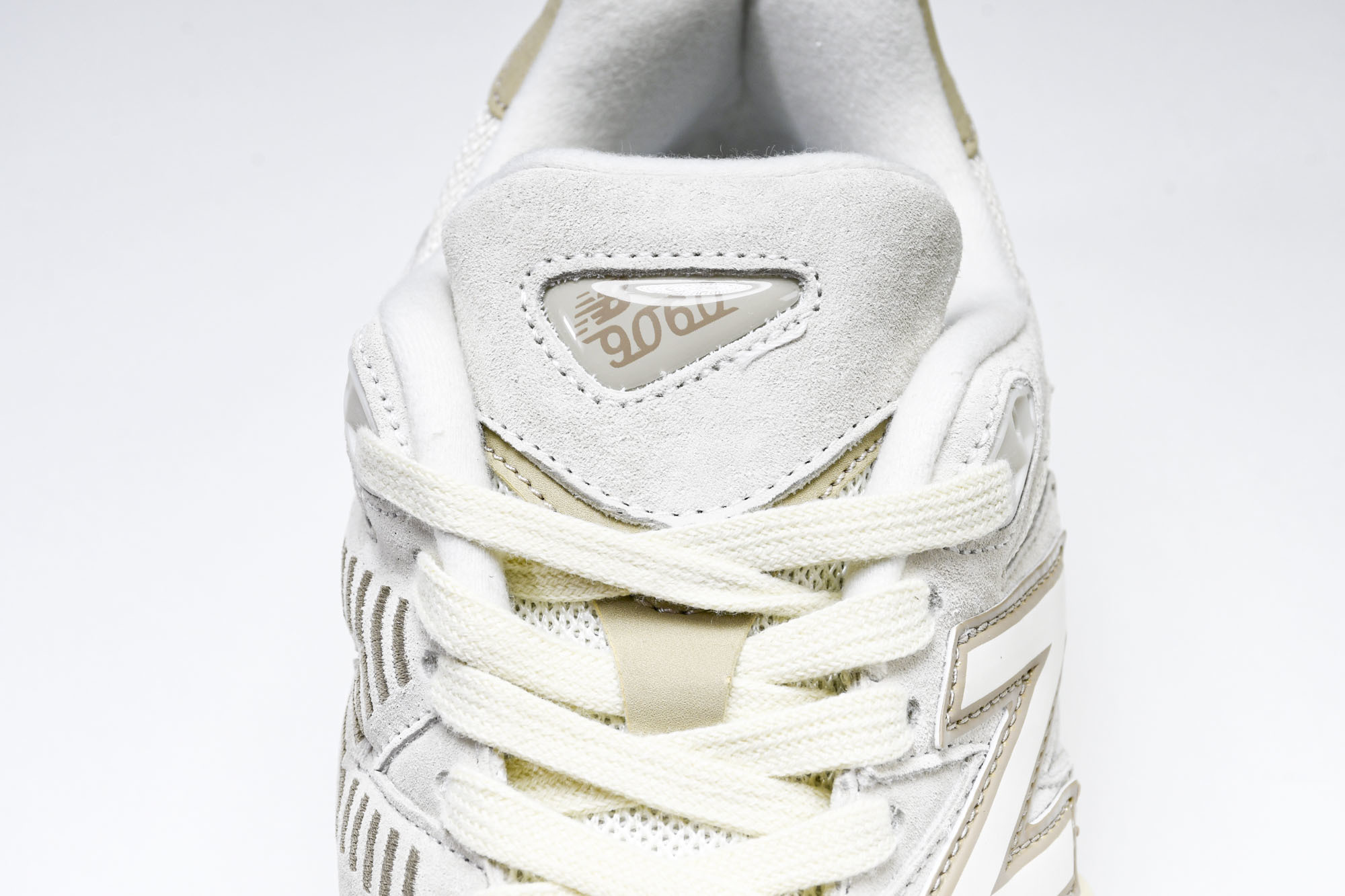 Joe Freshgoods x New Balance NB9060 联名款 复古休闲运动慢跑鞋 U9