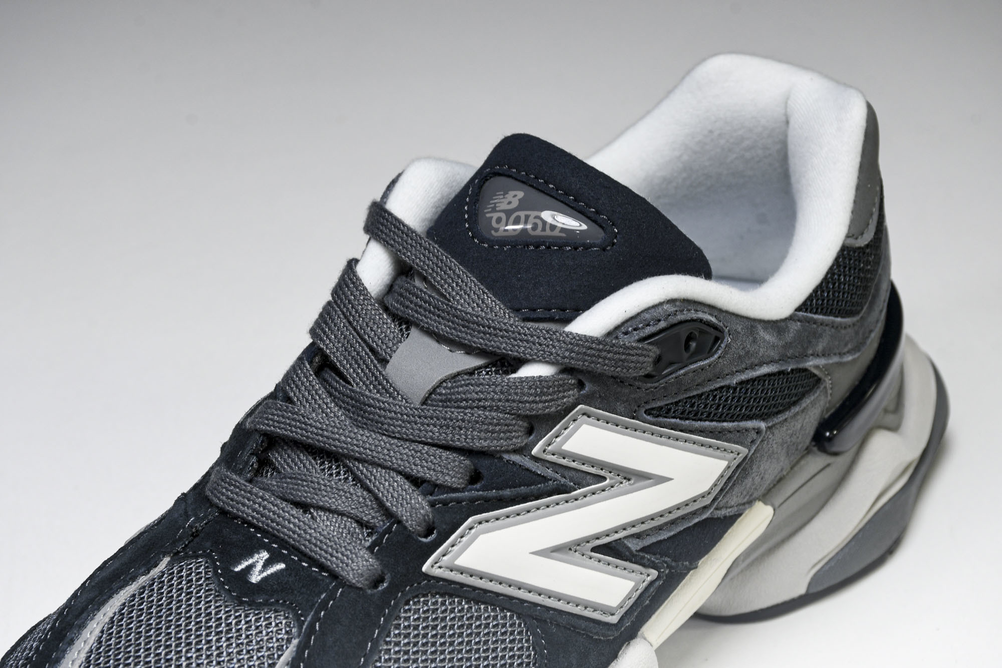 Joe Freshgoods x New Balance NB9060 联名款 复古休闲运动慢跑鞋 U9