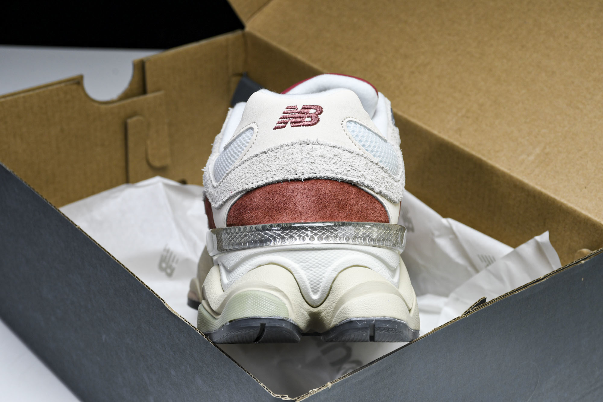 Joe Freshgoods x New Balance NB9060 联名款 复古休闲运动慢跑鞋 U9