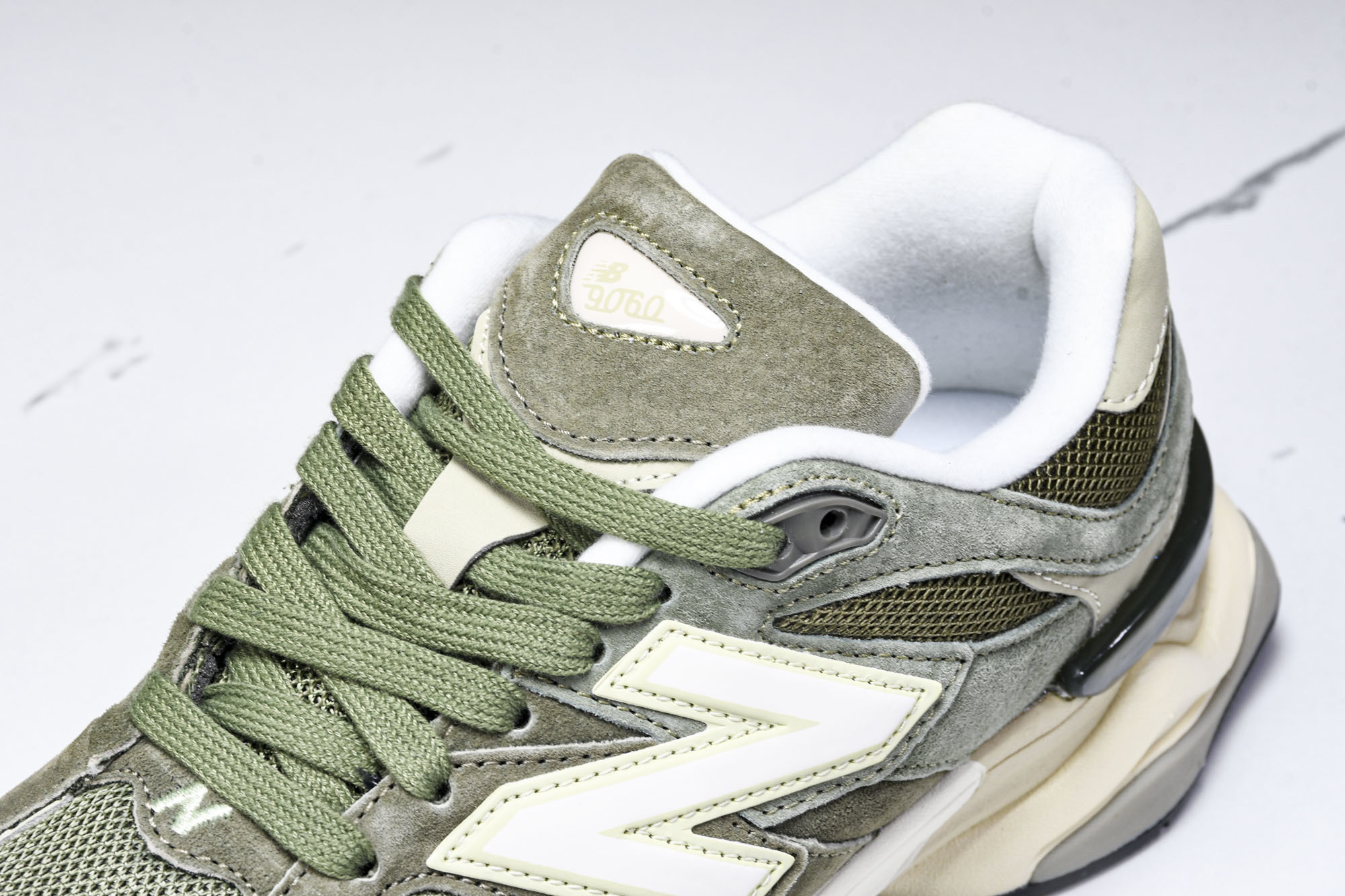 Joe Freshgoods x New Balance NB9060 联名款 复古休闲运动慢跑鞋 U9