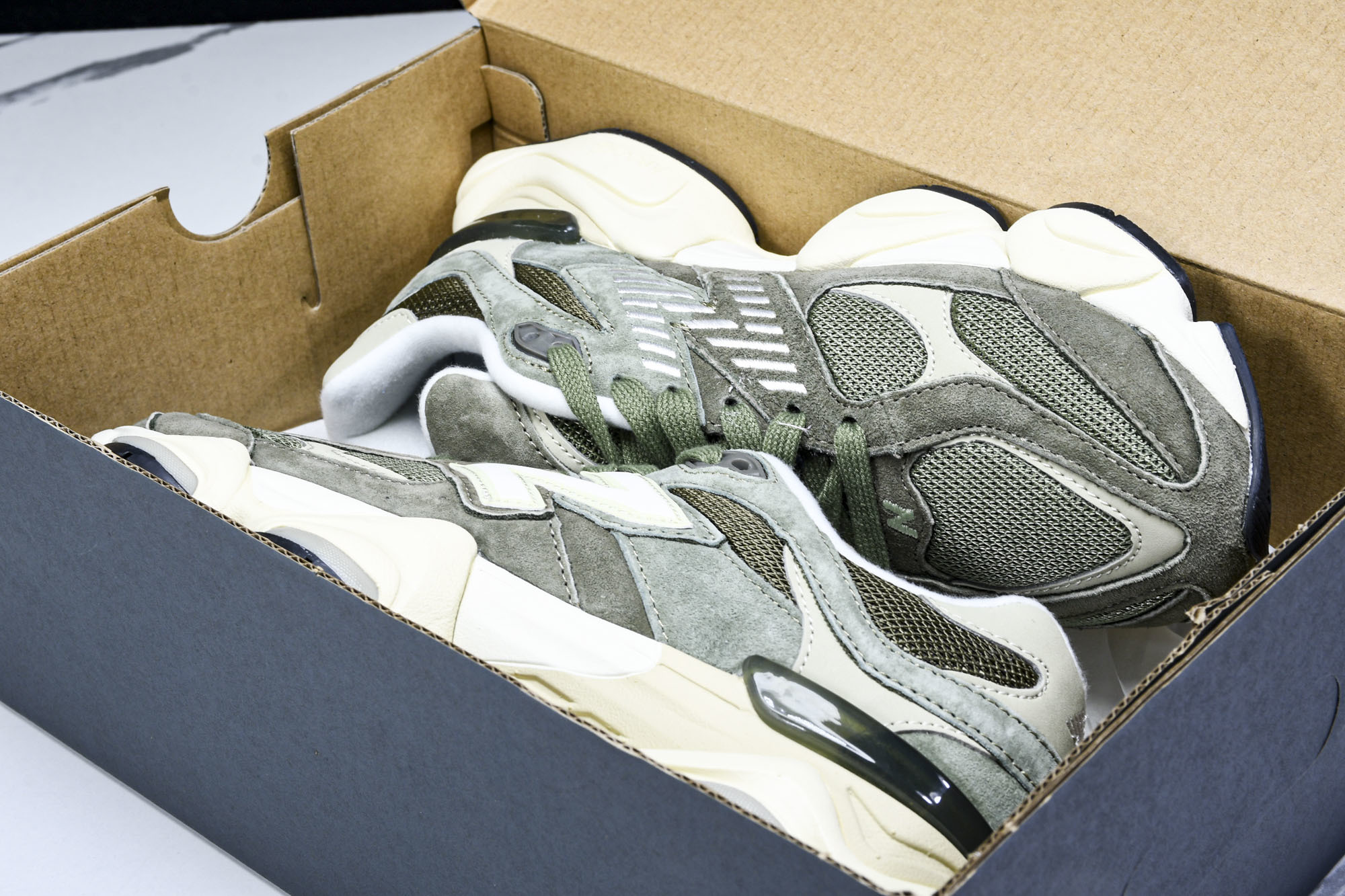 Joe Freshgoods x New Balance NB9060 联名款 复古休闲运动慢跑鞋 U9