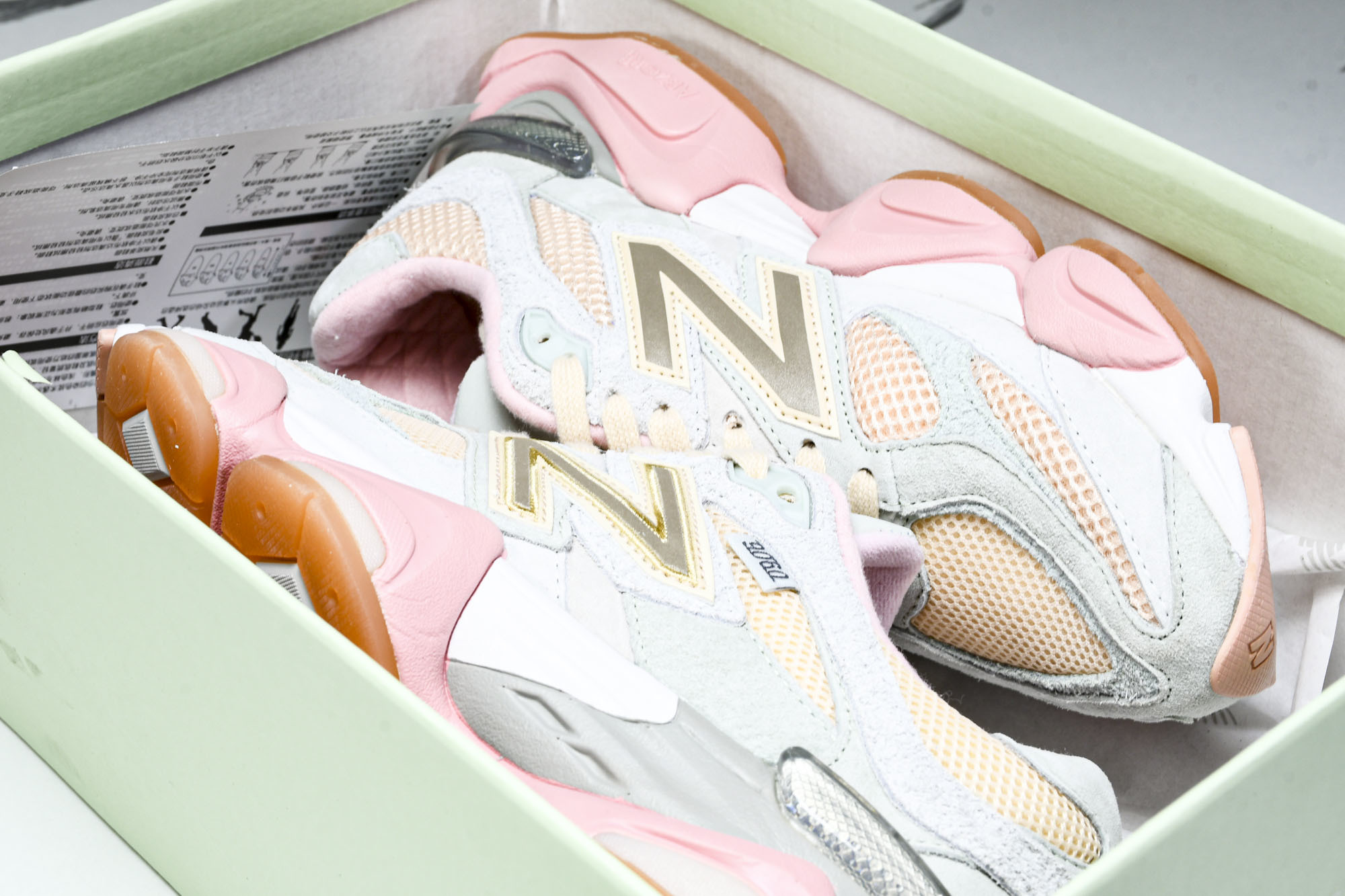Joe Freshgoods x New Balance NB9060 联名款 复古休闲运动慢跑鞋 U9