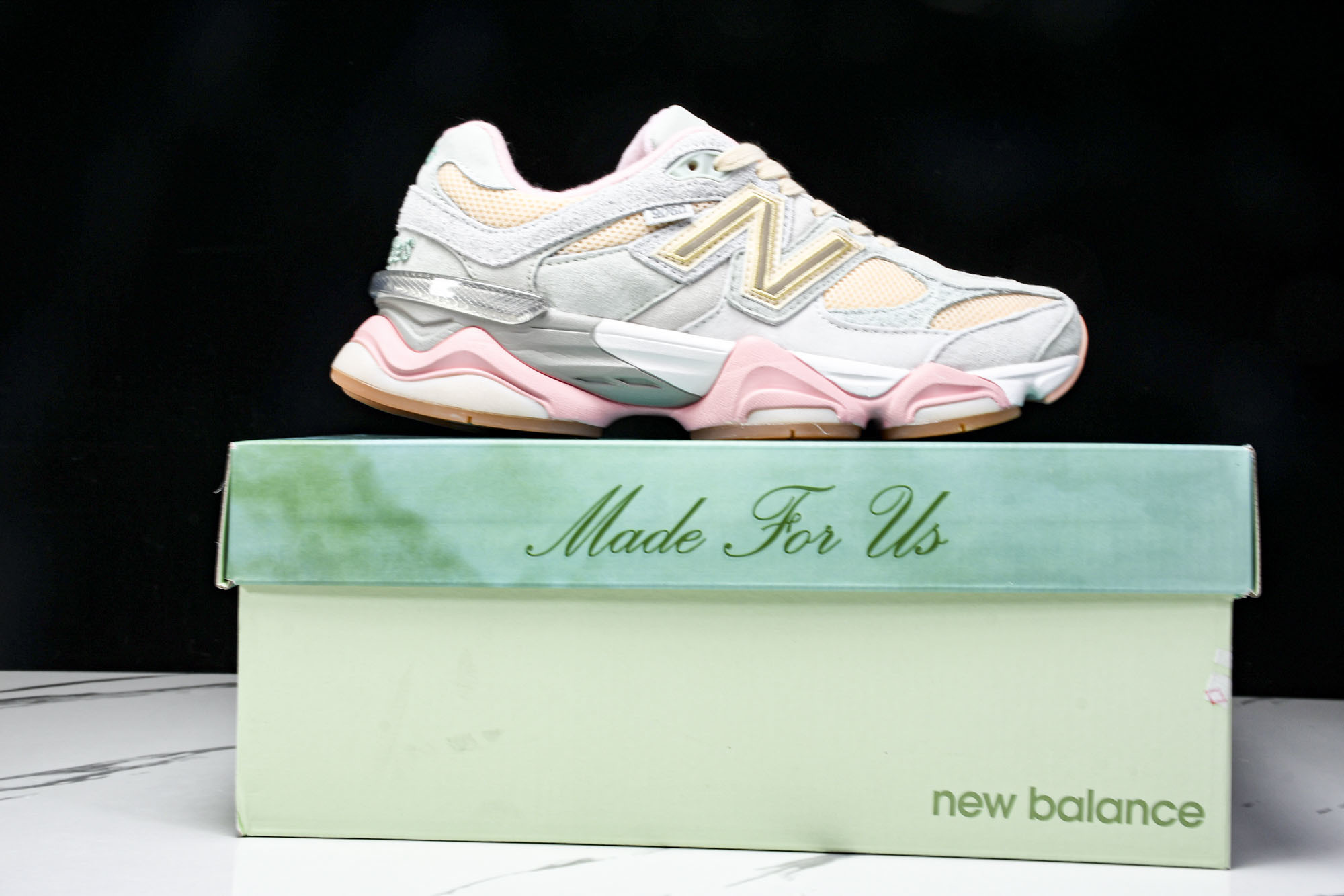 Joe Freshgoods x New Balance NB9060 联名款 复古休闲运动慢跑鞋 U9