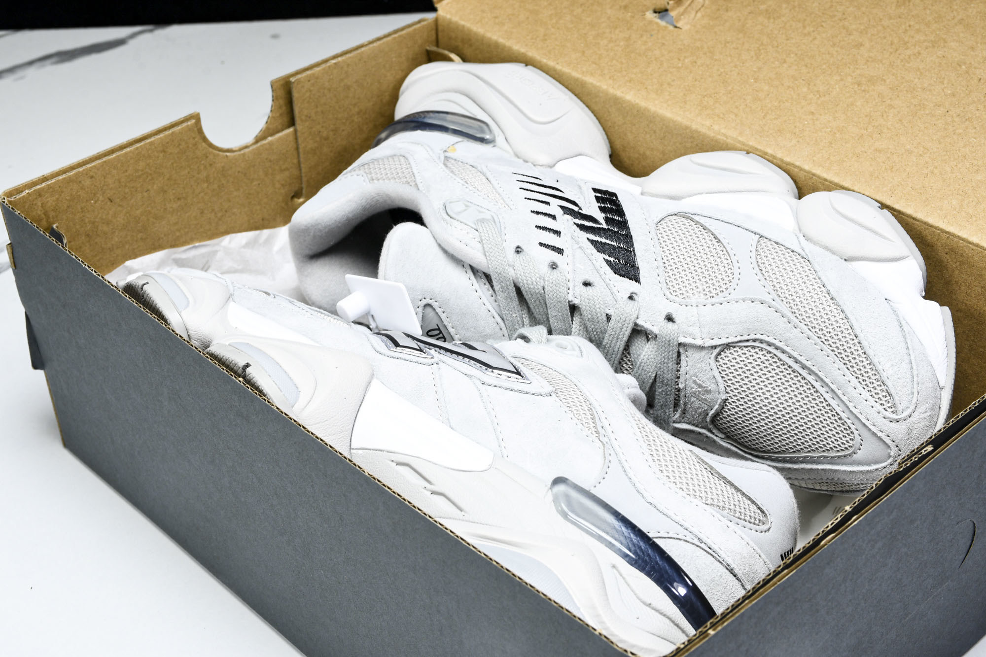 Joe Freshgoods x New Balance NB9060 联名款 复古休闲运动慢跑鞋 U9