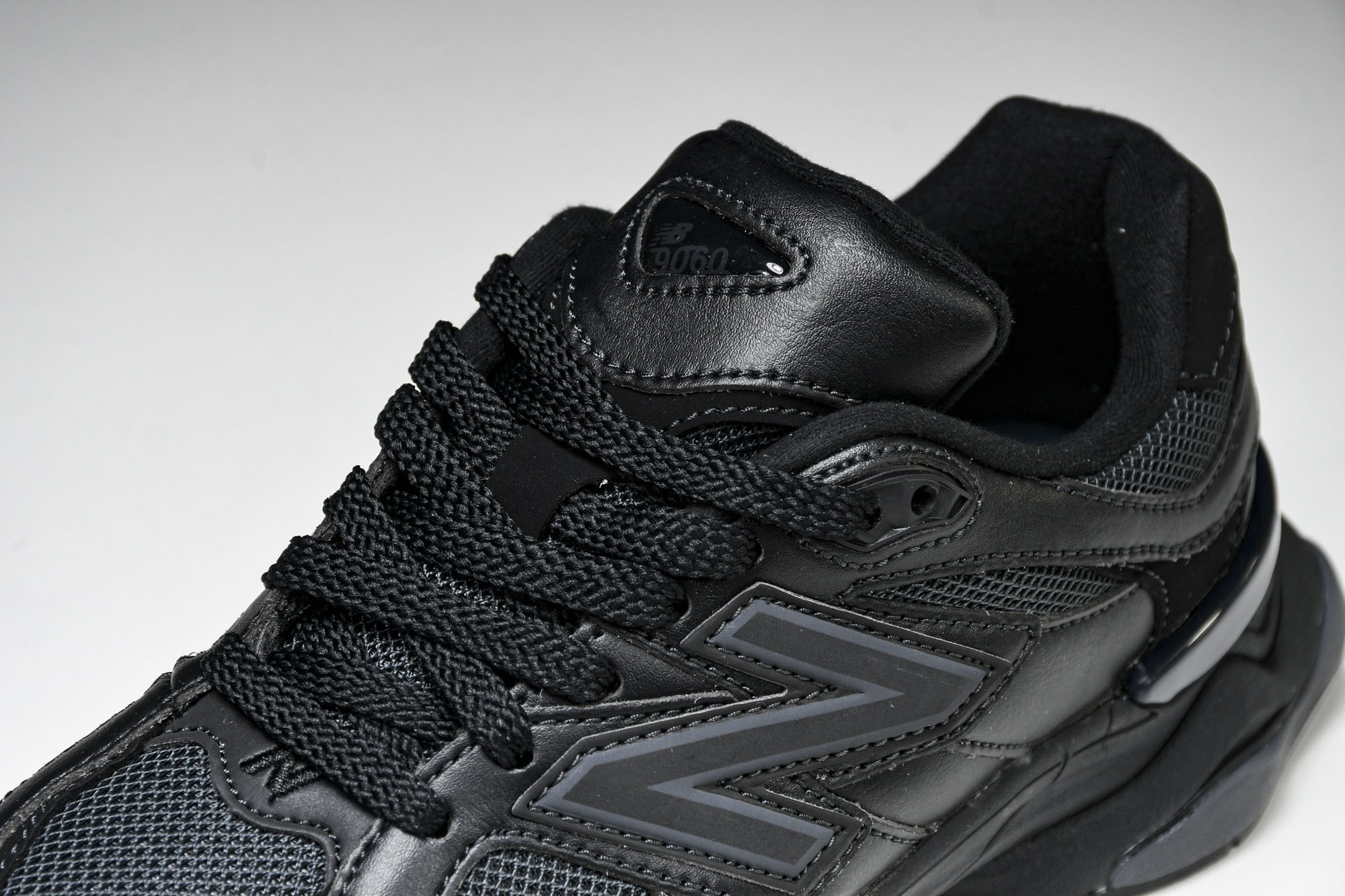 Joe Freshgoods x New Balance NB9060 联名款 复古休闲运动慢跑鞋 U9